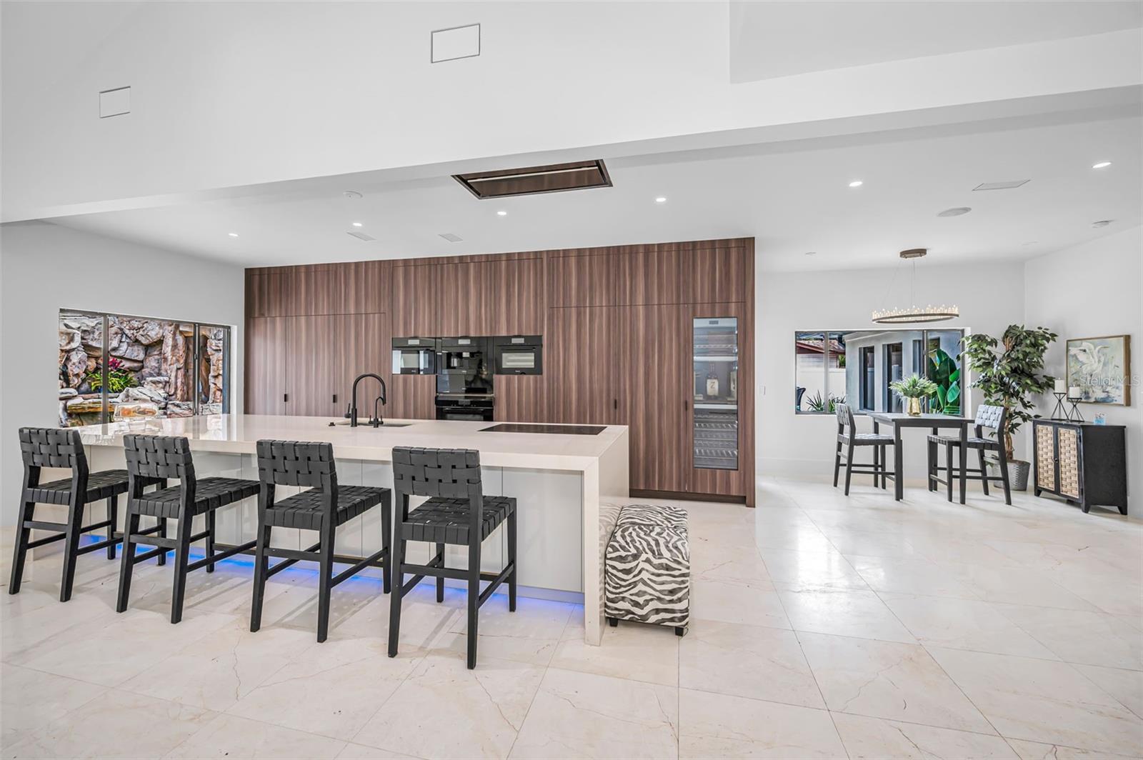 LAKESIDE TERRACE - Residential