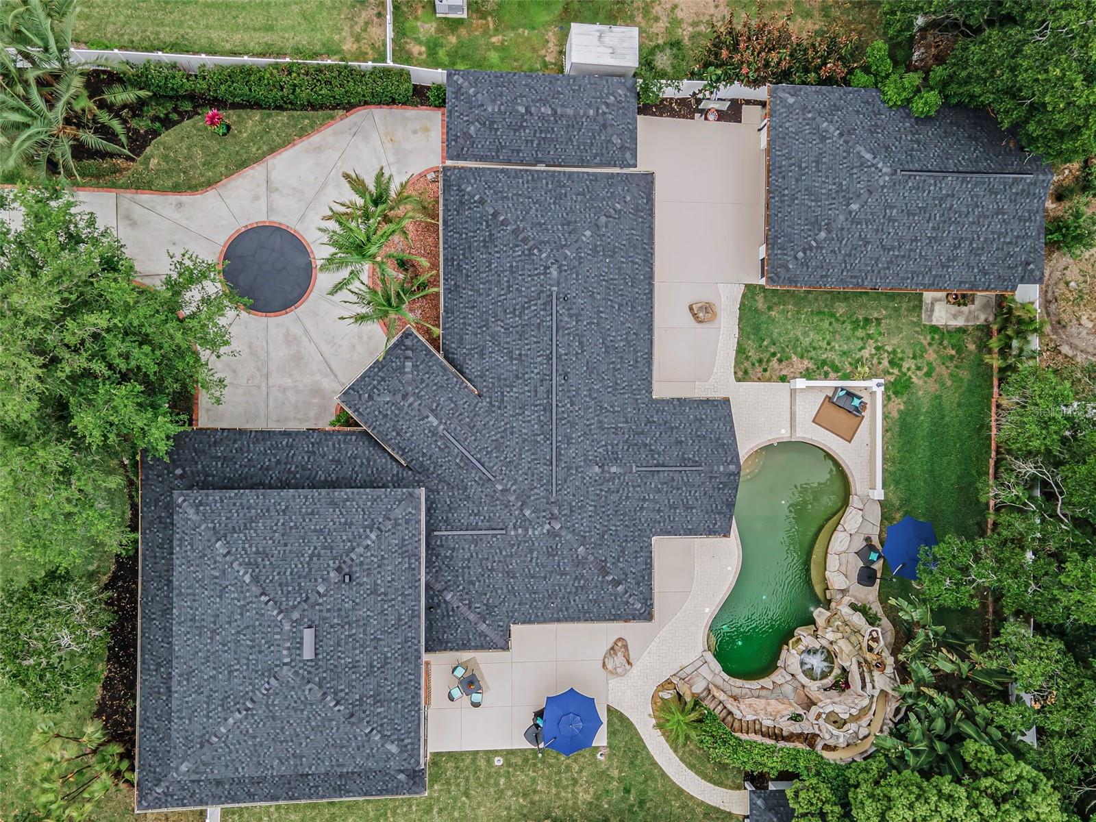 LAKESIDE TERRACE - Residential