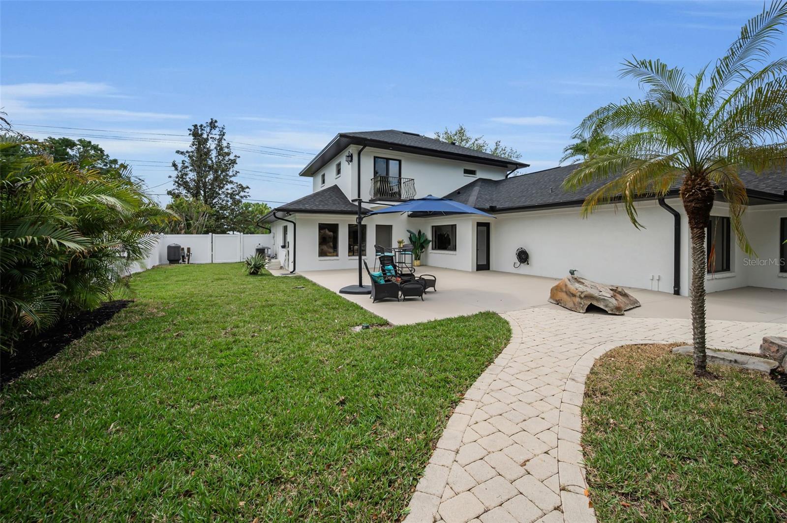 LAKESIDE TERRACE - Residential