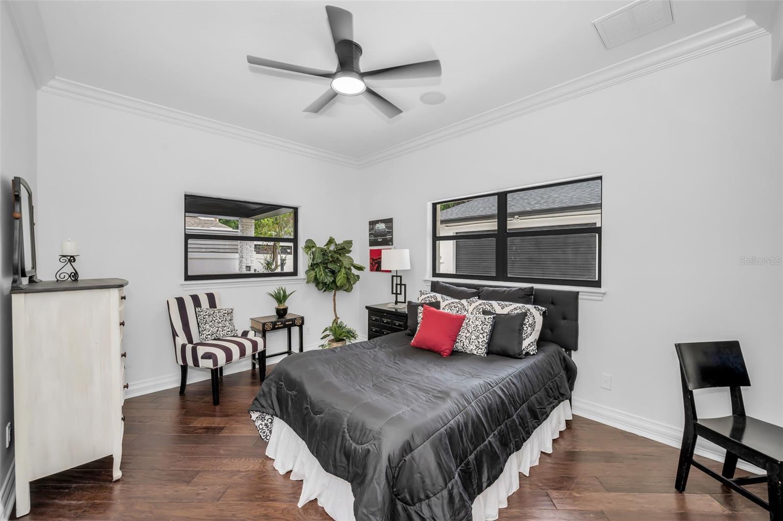 LAKESIDE TERRACE - Residential