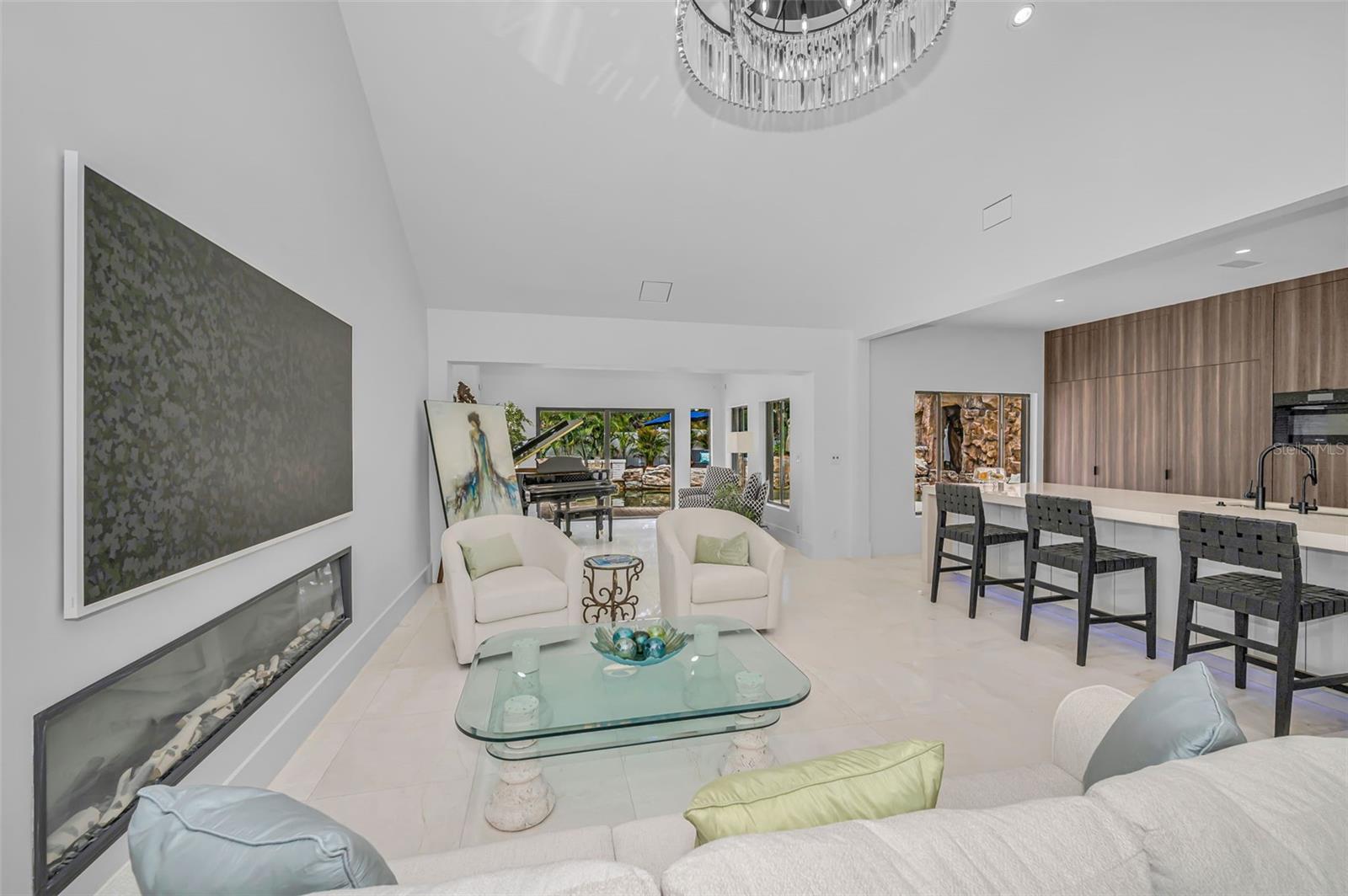 LAKESIDE TERRACE - Residential