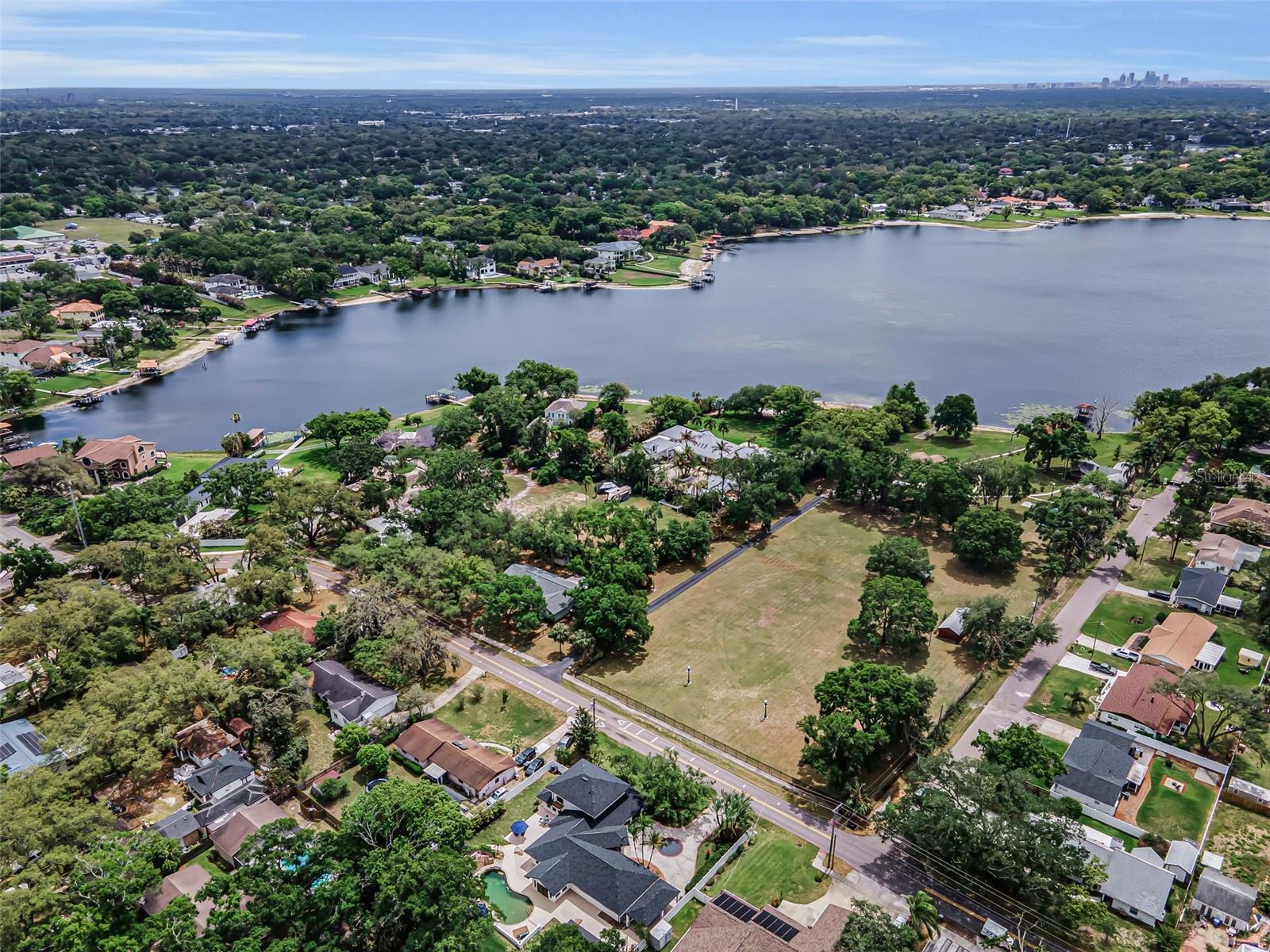 LAKESIDE TERRACE - Residential