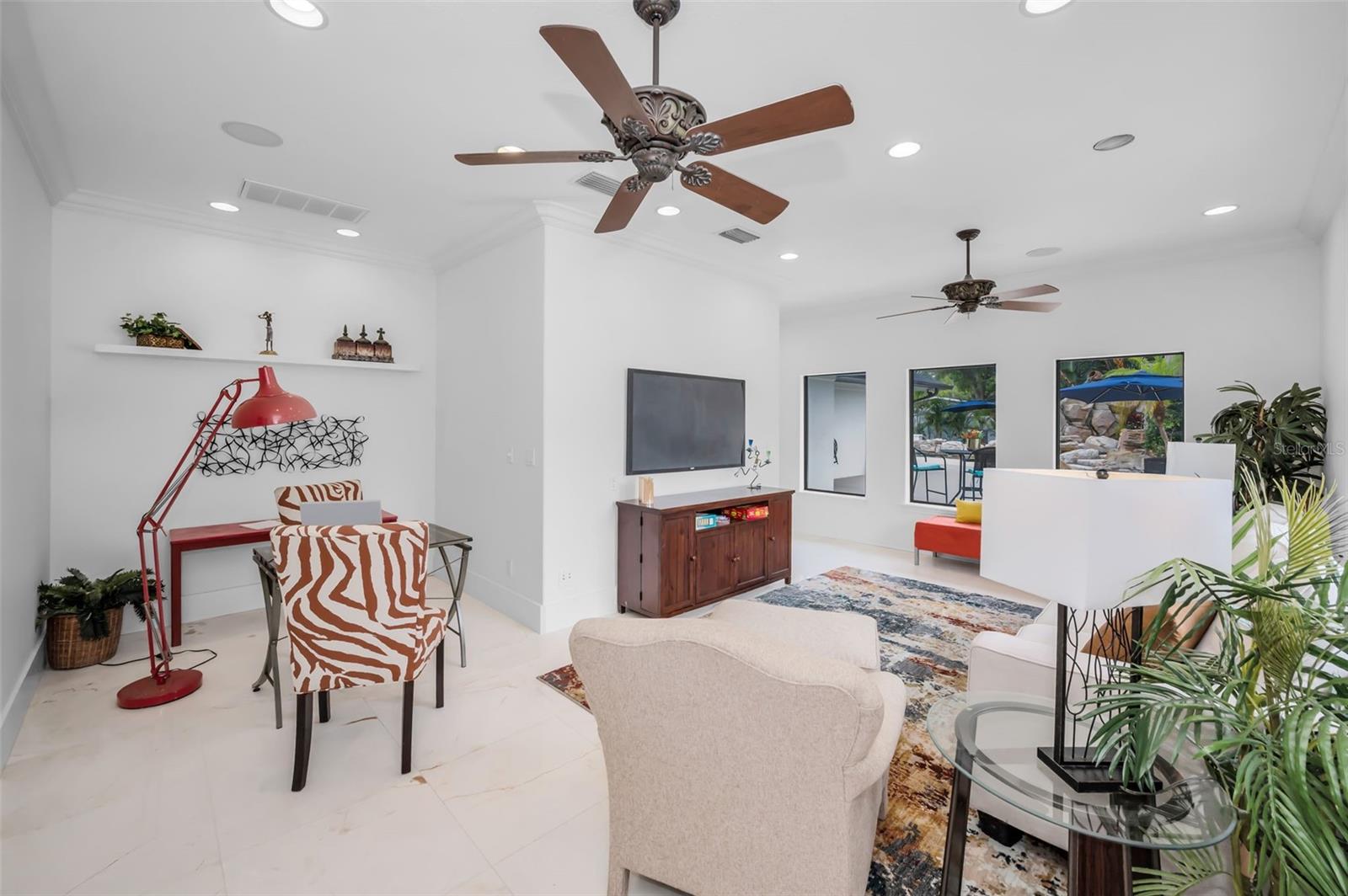 LAKESIDE TERRACE - Residential