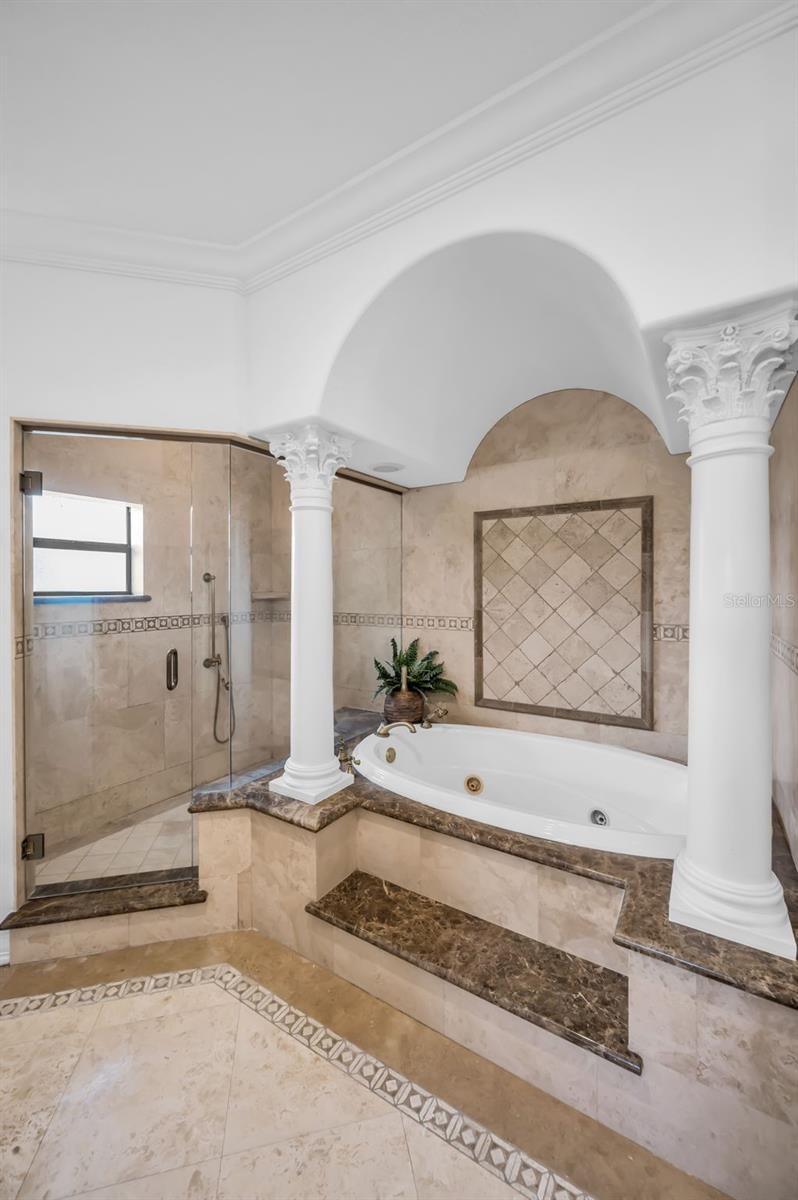 LAKESIDE TERRACE - Residential