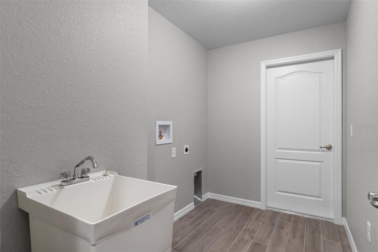 PINE RIDGE UNIT 06 - Residential