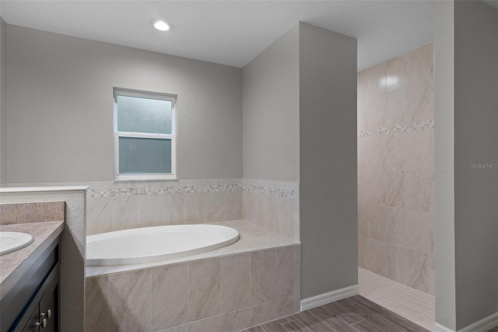 PINE RIDGE UNIT 06 - Residential