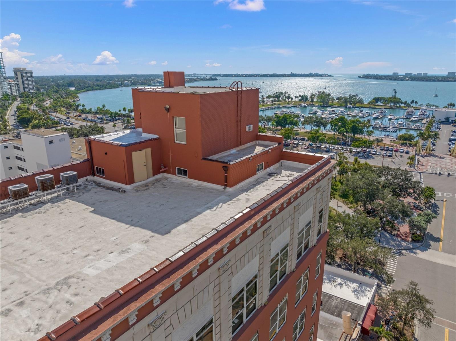 ORANGE BLOSSOM TOWER - Residential