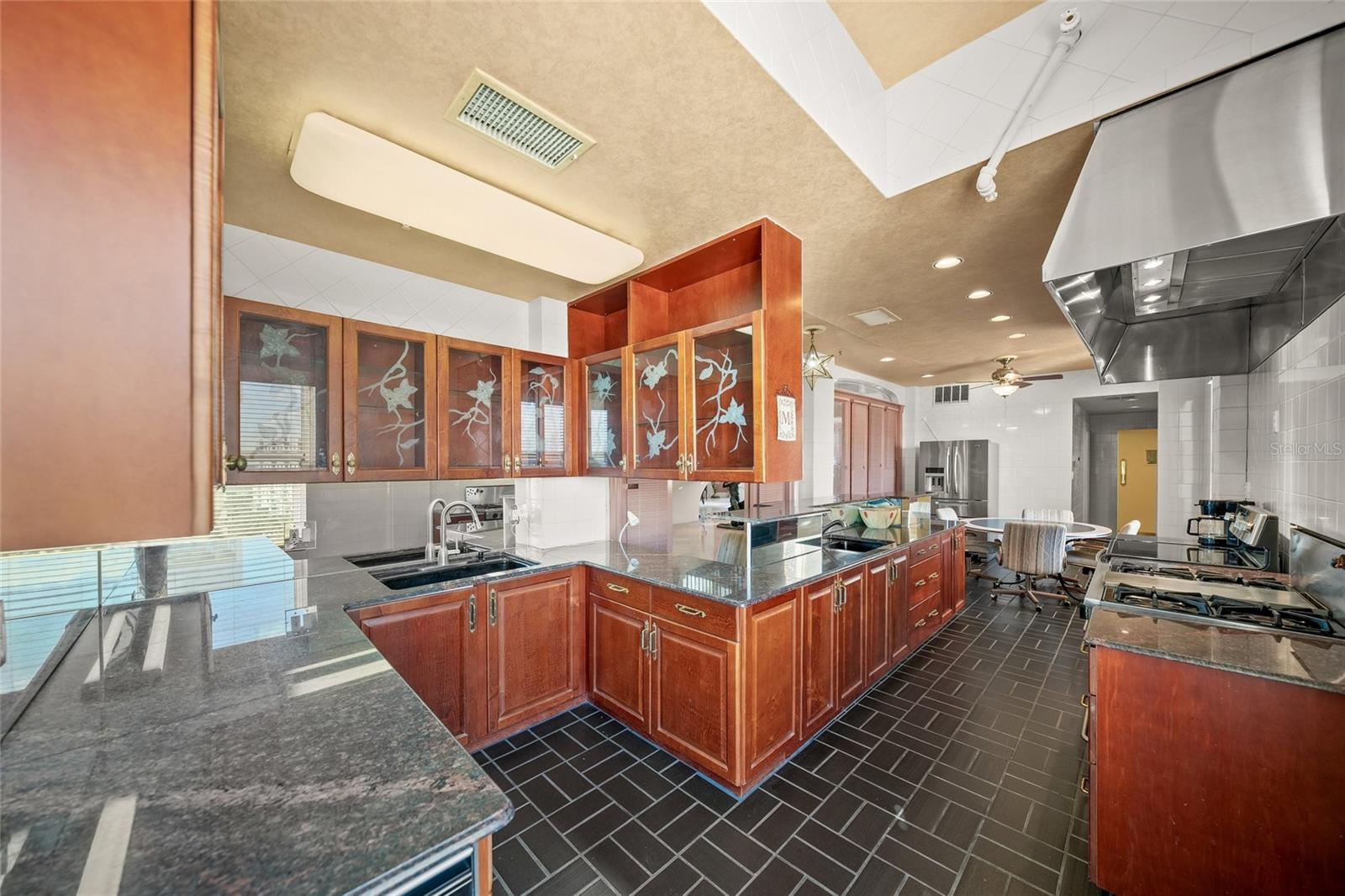 ORANGE BLOSSOM TOWER - Residential