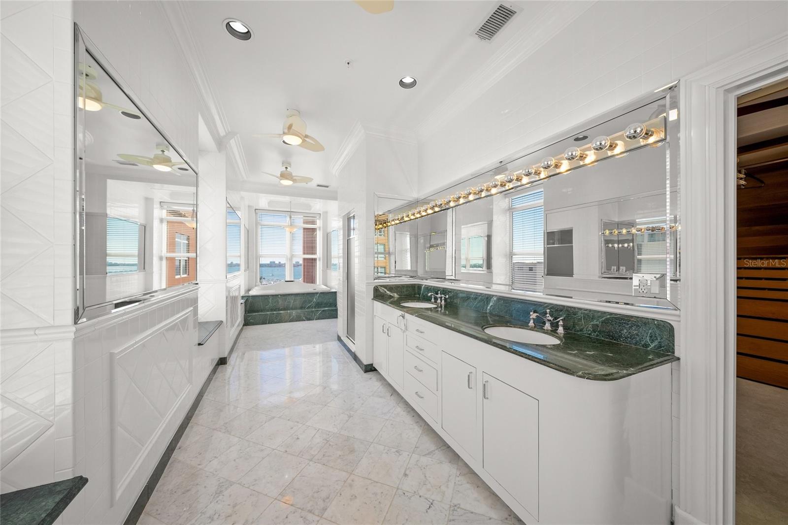 ORANGE BLOSSOM TOWER - Residential