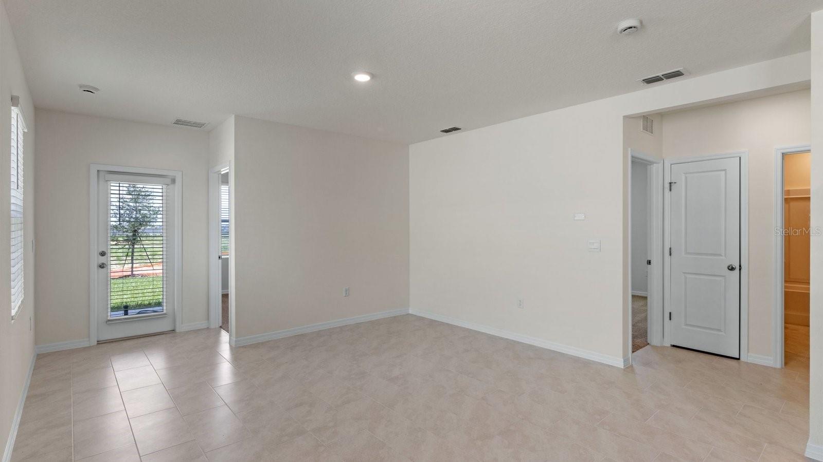 MAGNOLIA POINTE - Residential
