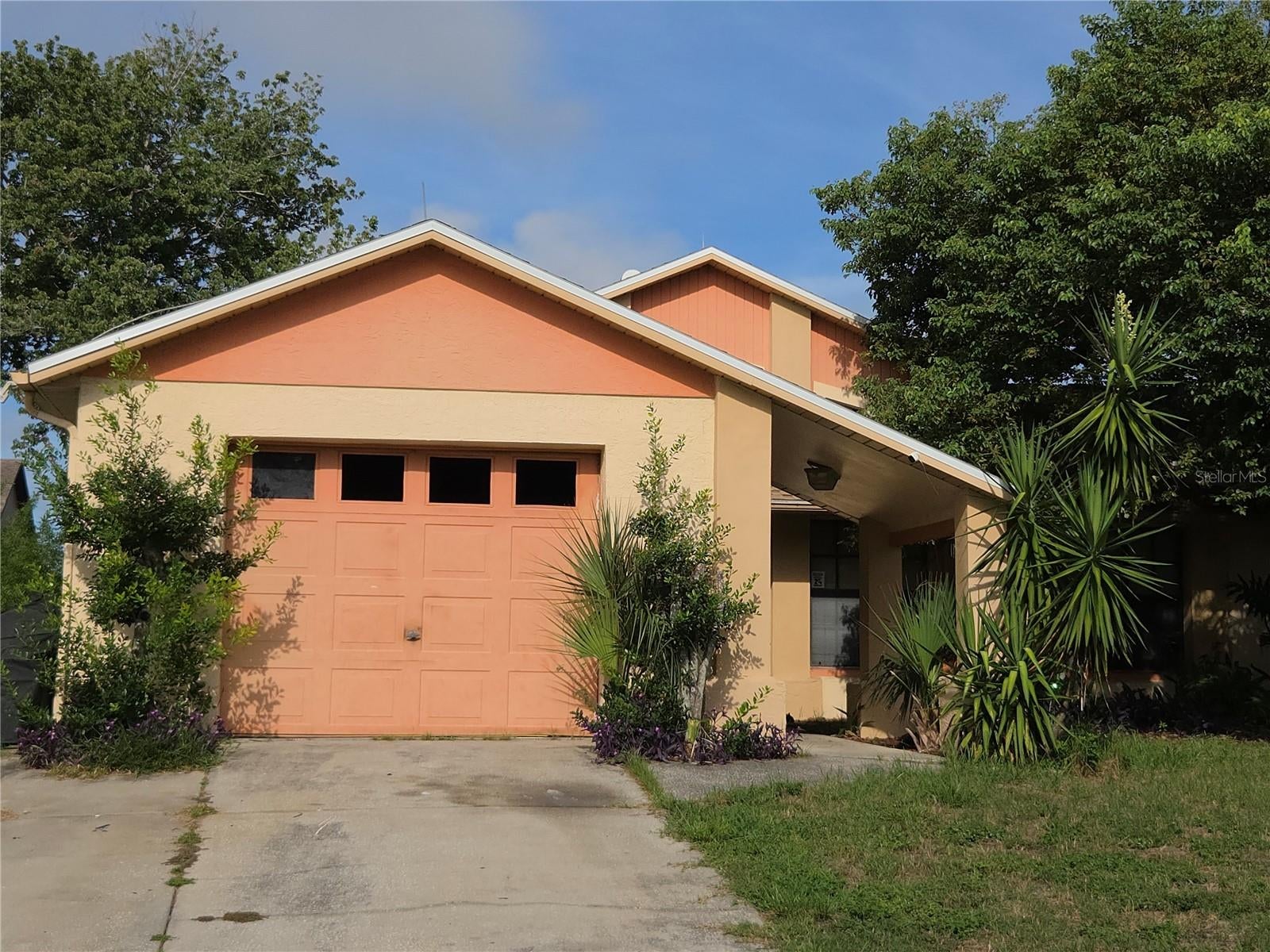 8120 GOLDEN BEAR LOOP