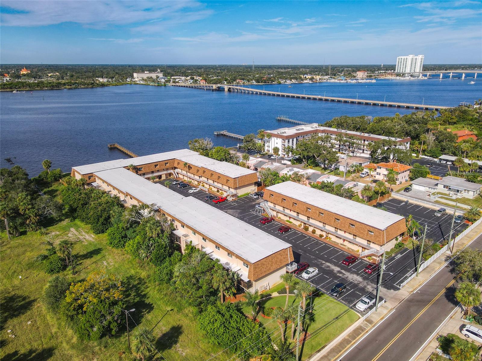 View DAYTONA BEACH, FL 32118 condo