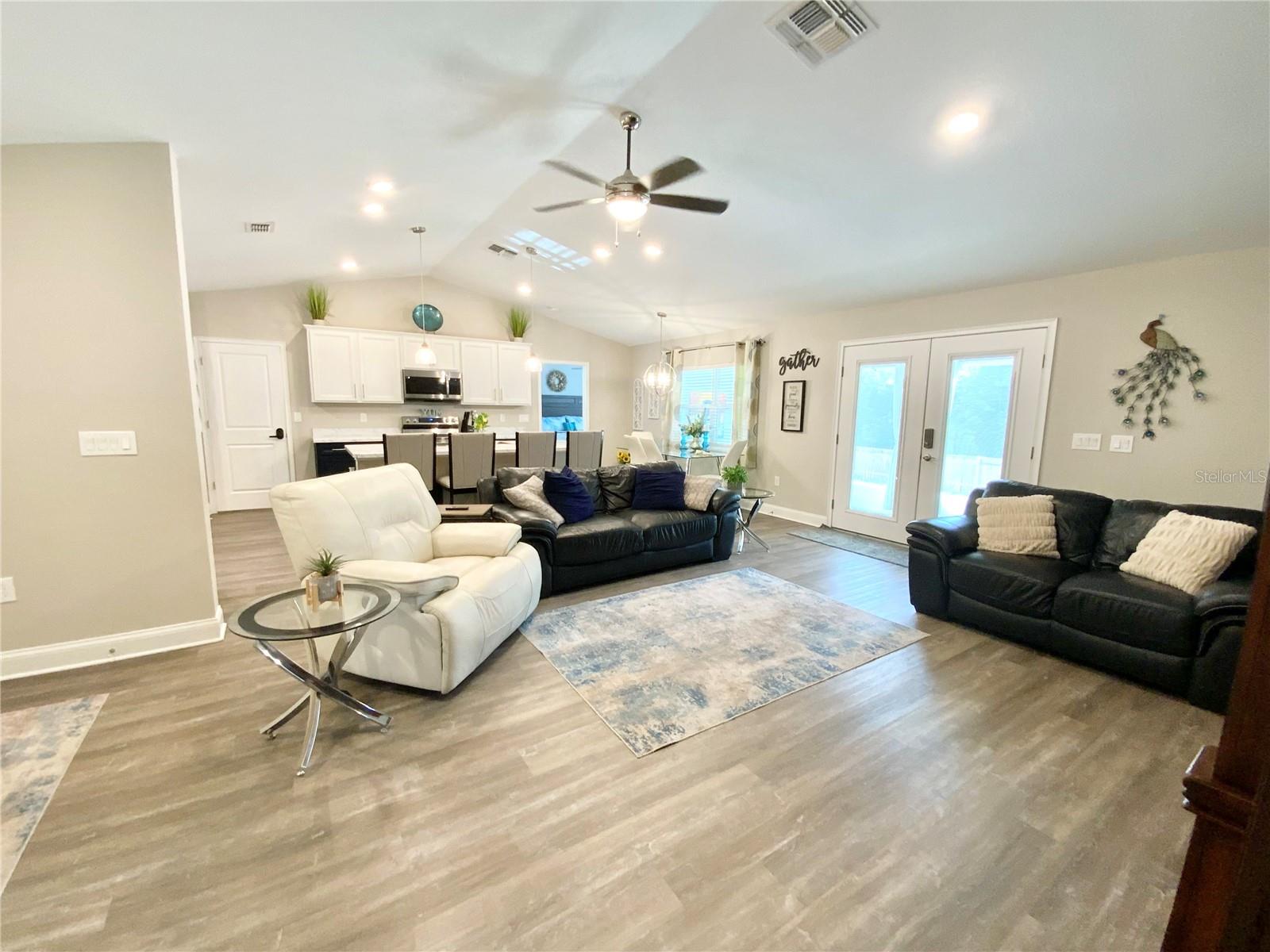 HILLTOP - Residential