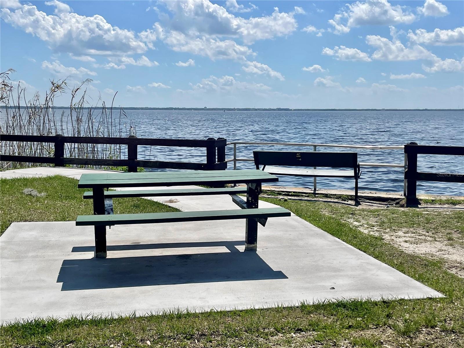 LAKESIDE CONDO APTS - Residential