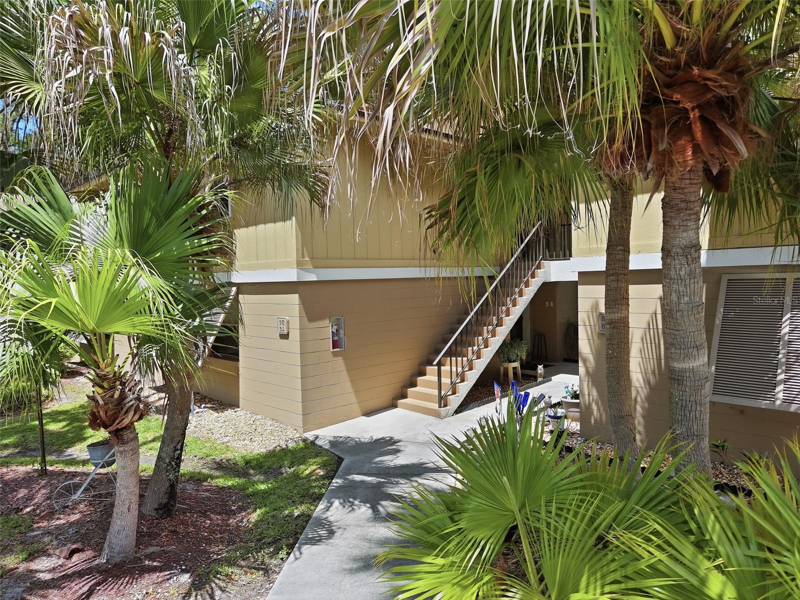 LAKESIDE CONDO APTS - Residential