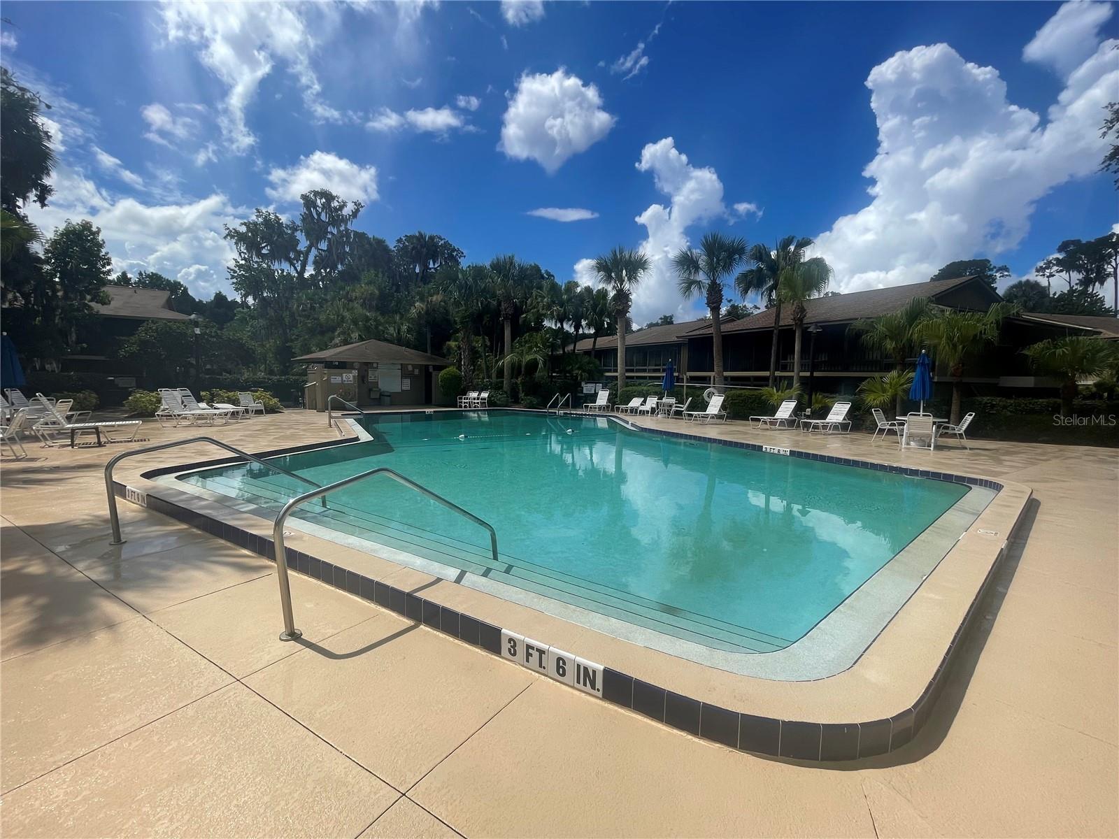 LAKESIDE CONDO APTS - Residential