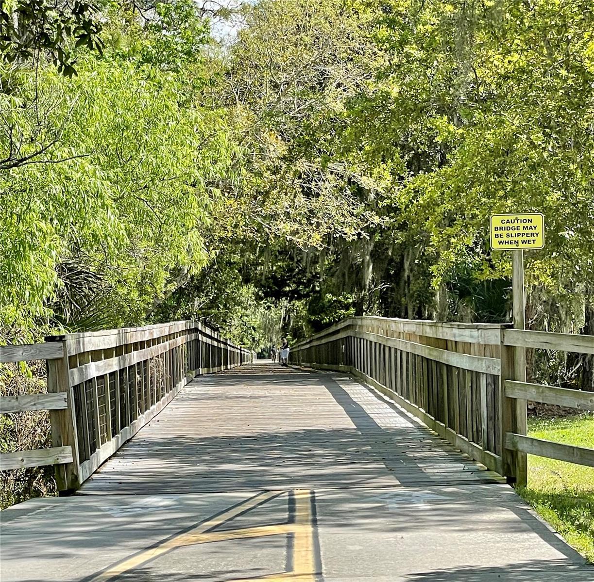 LAKESIDE CONDO APTS - Residential