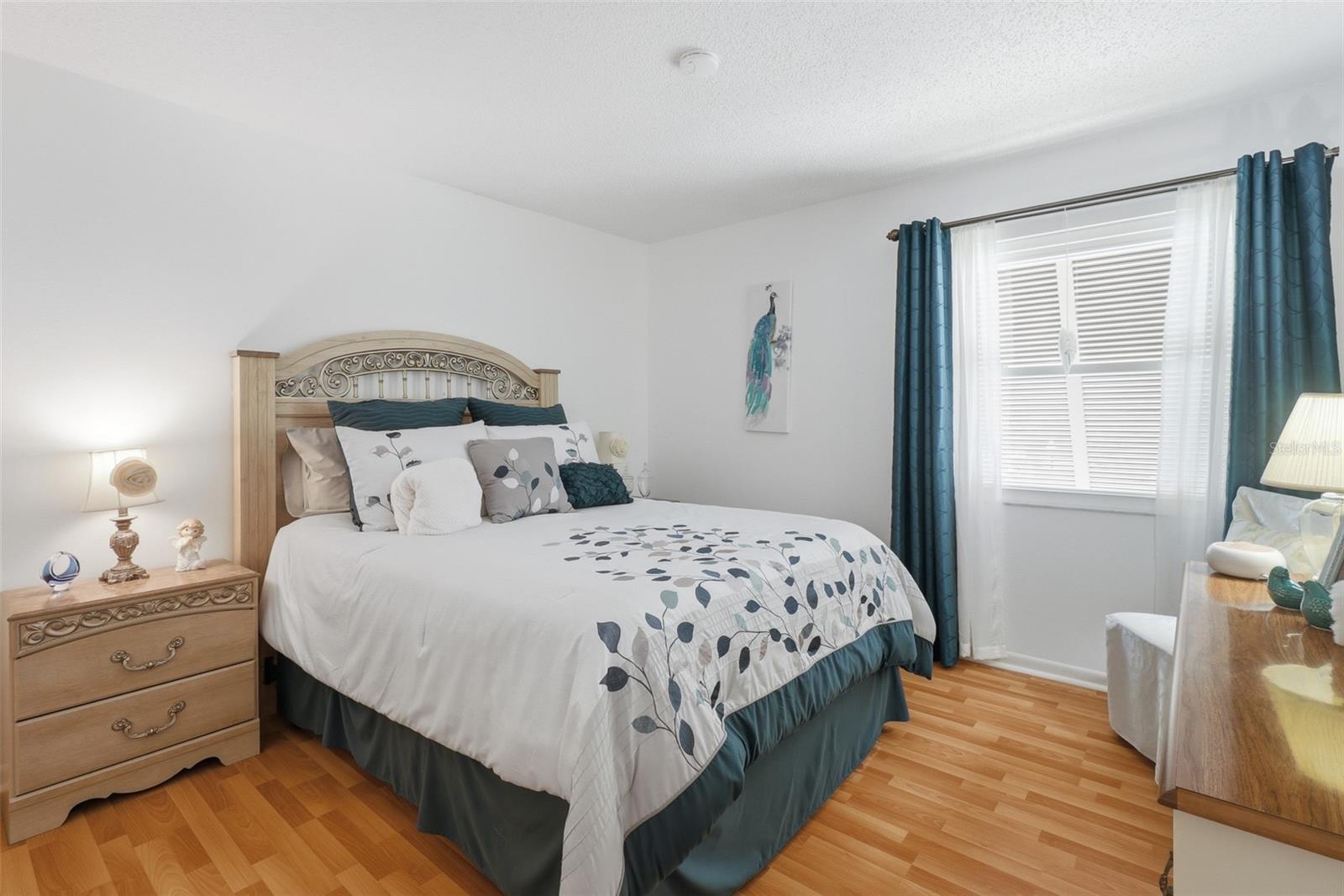 LAKESIDE CONDO APTS - Residential