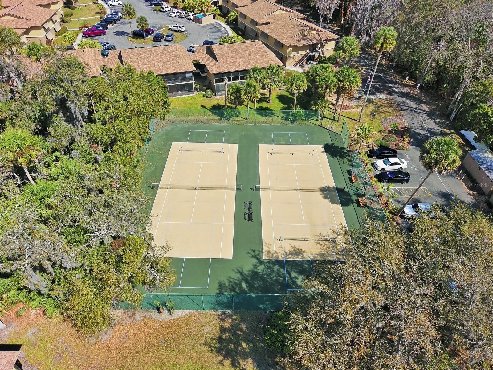 LAKESIDE CONDO APTS - Residential