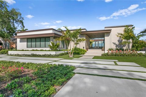 Photo of 323 Cordova Boulevard NE, St Petersburg, FL 33704 (MLS # J1000614)