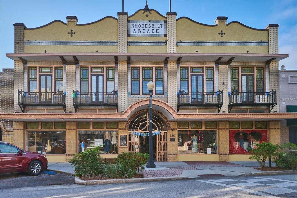 Photo of 230 E Park Avenue, Lake Wales, FL 33853 (MLS # P4937001)