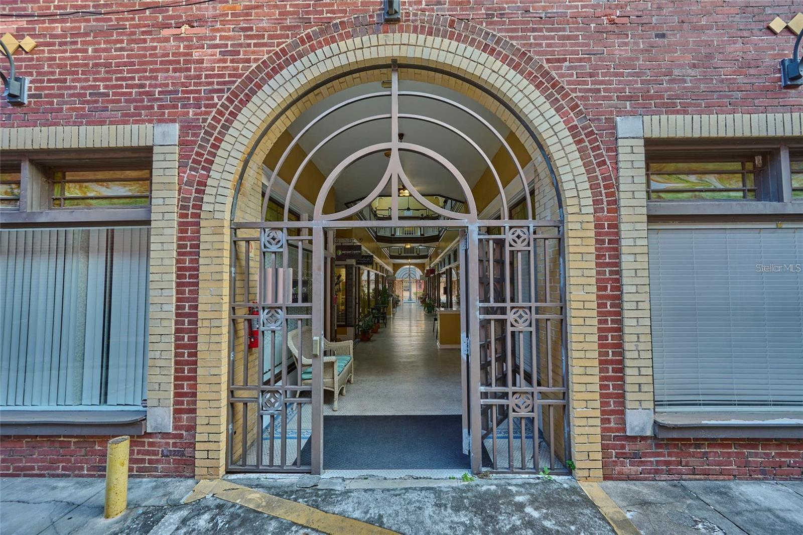 LAKE WALES - Commercial Lease