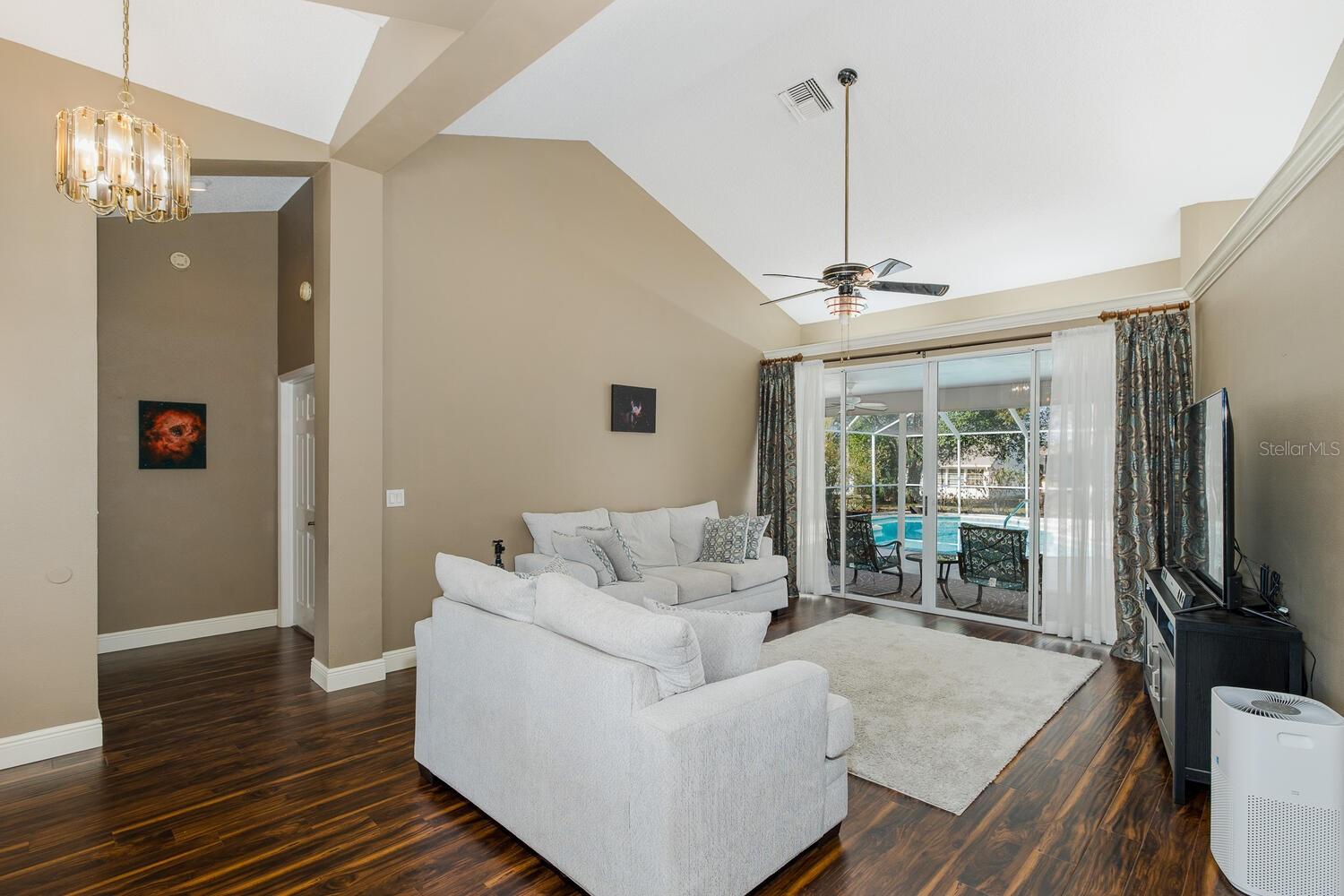 SEVEN HILLS - Residential