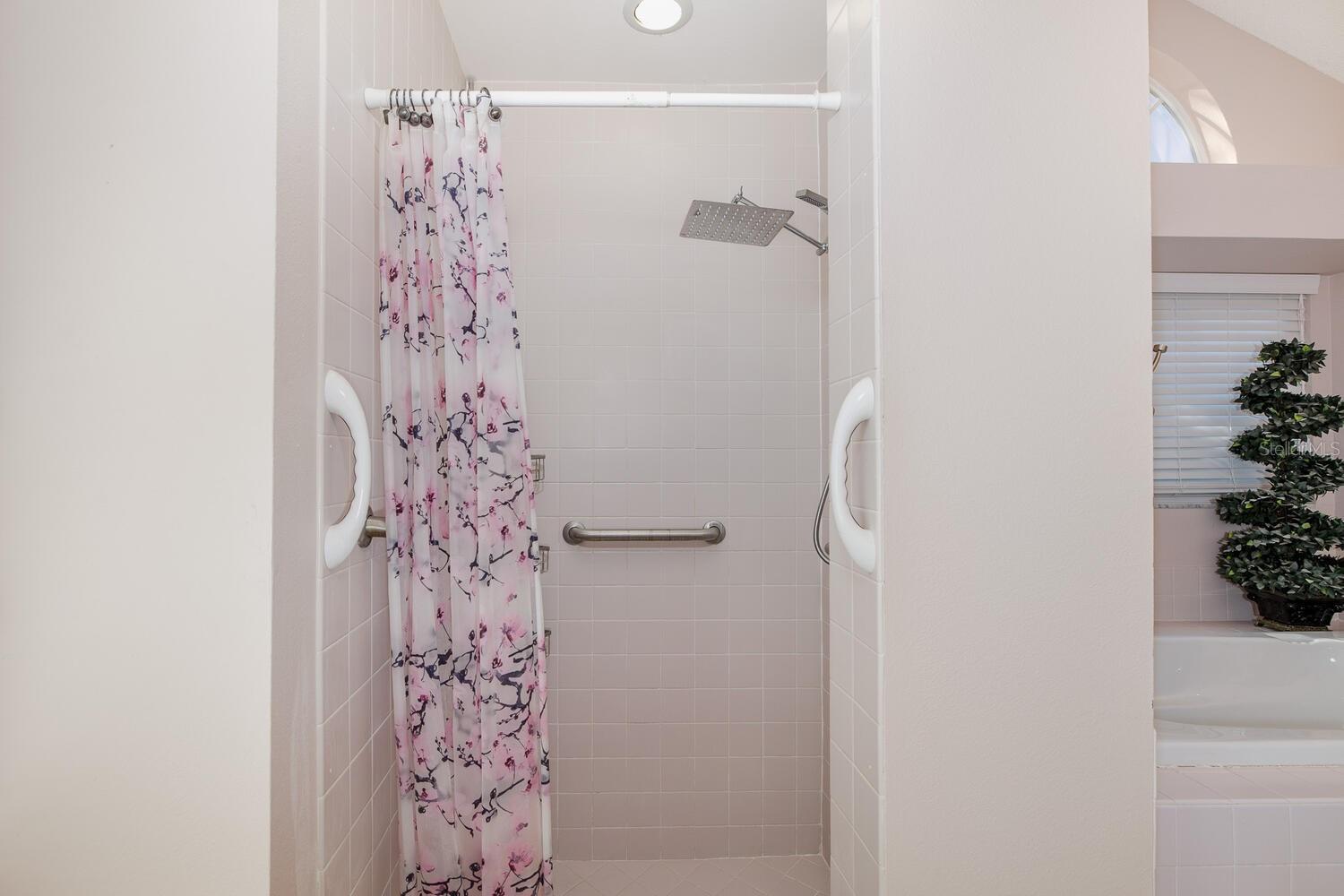 SEVEN HILLS - Residential