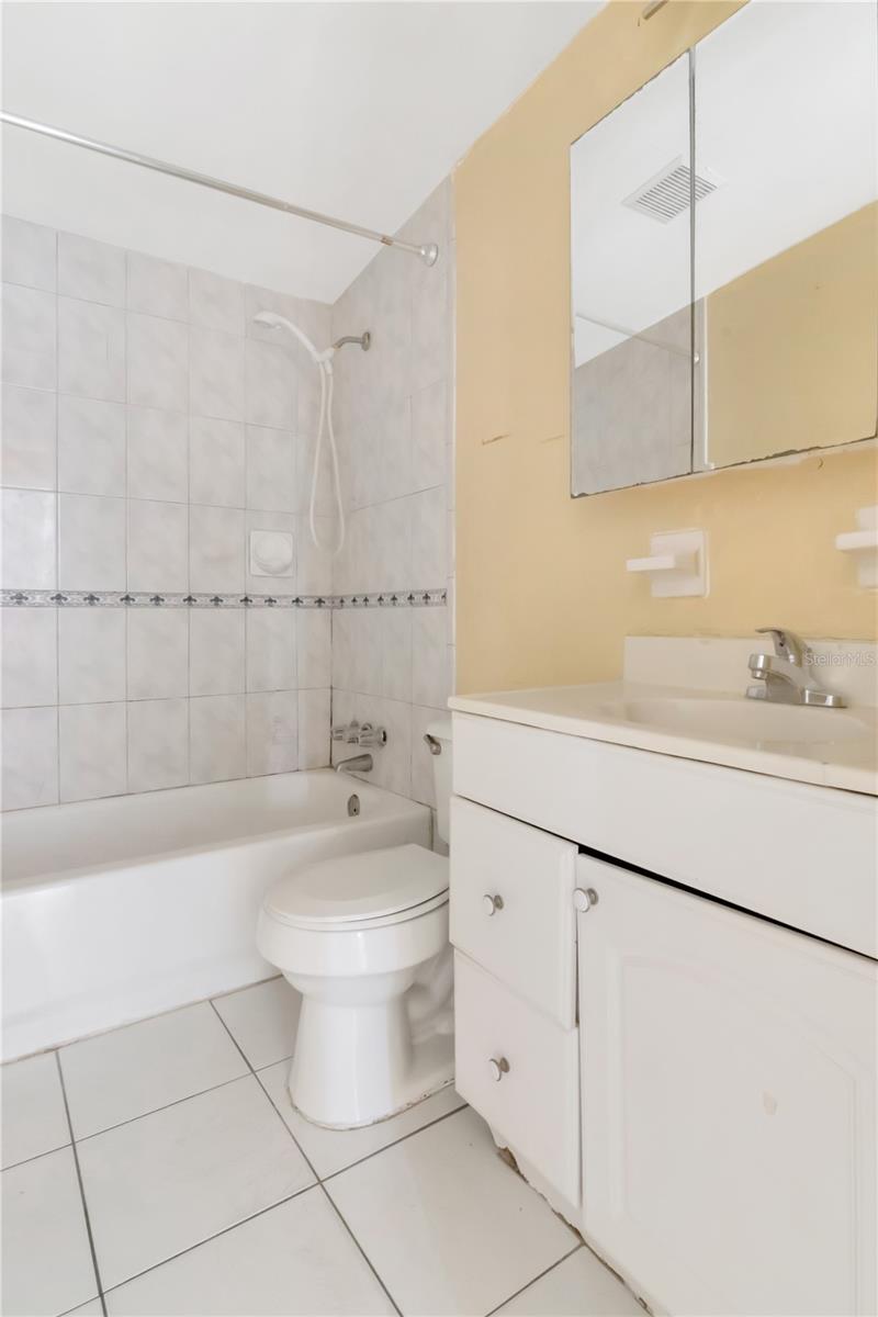 CRESTRIDGE SUB FIRST ADD - Residential