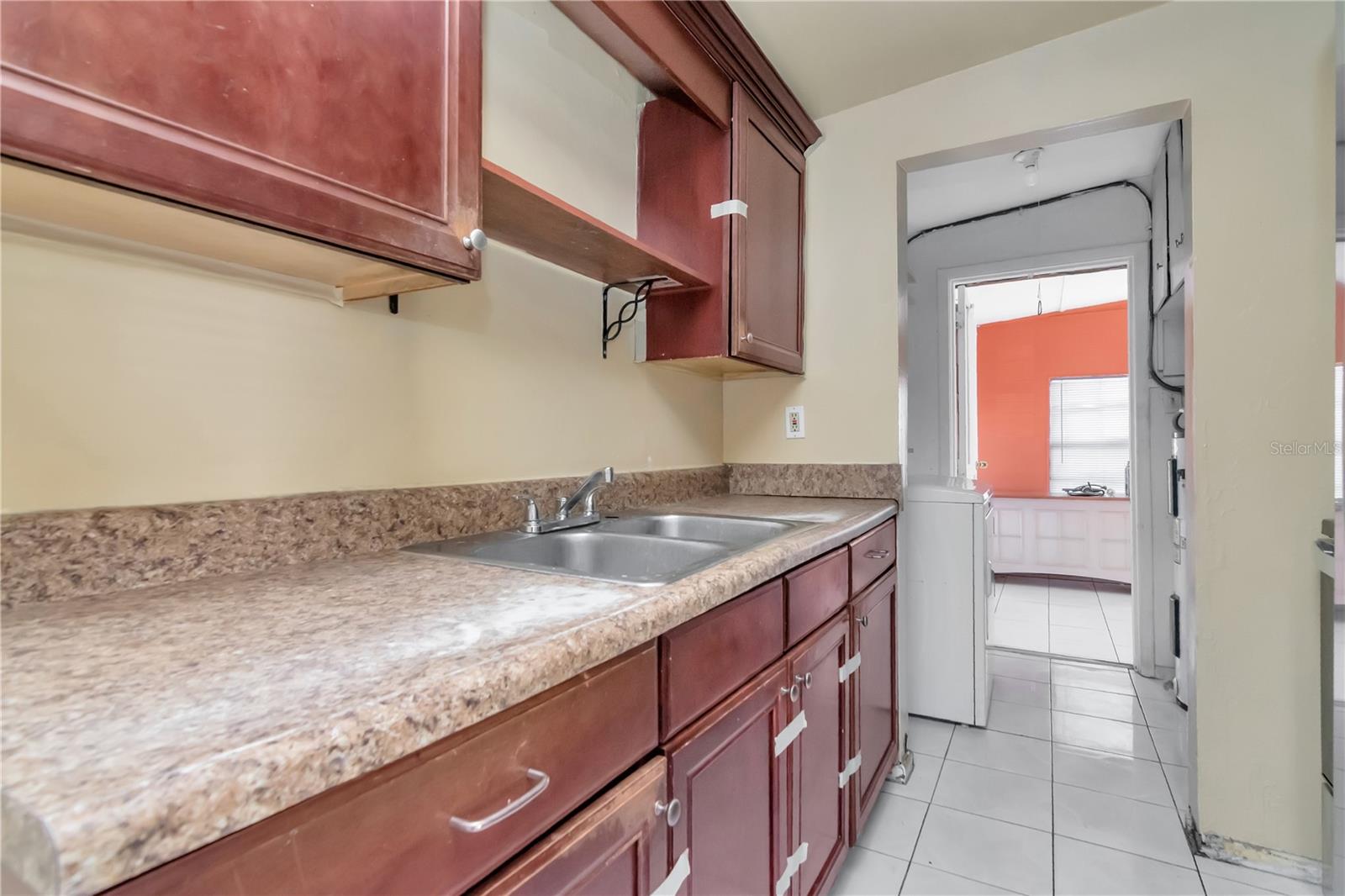 CRESTRIDGE SUB FIRST ADD - Residential