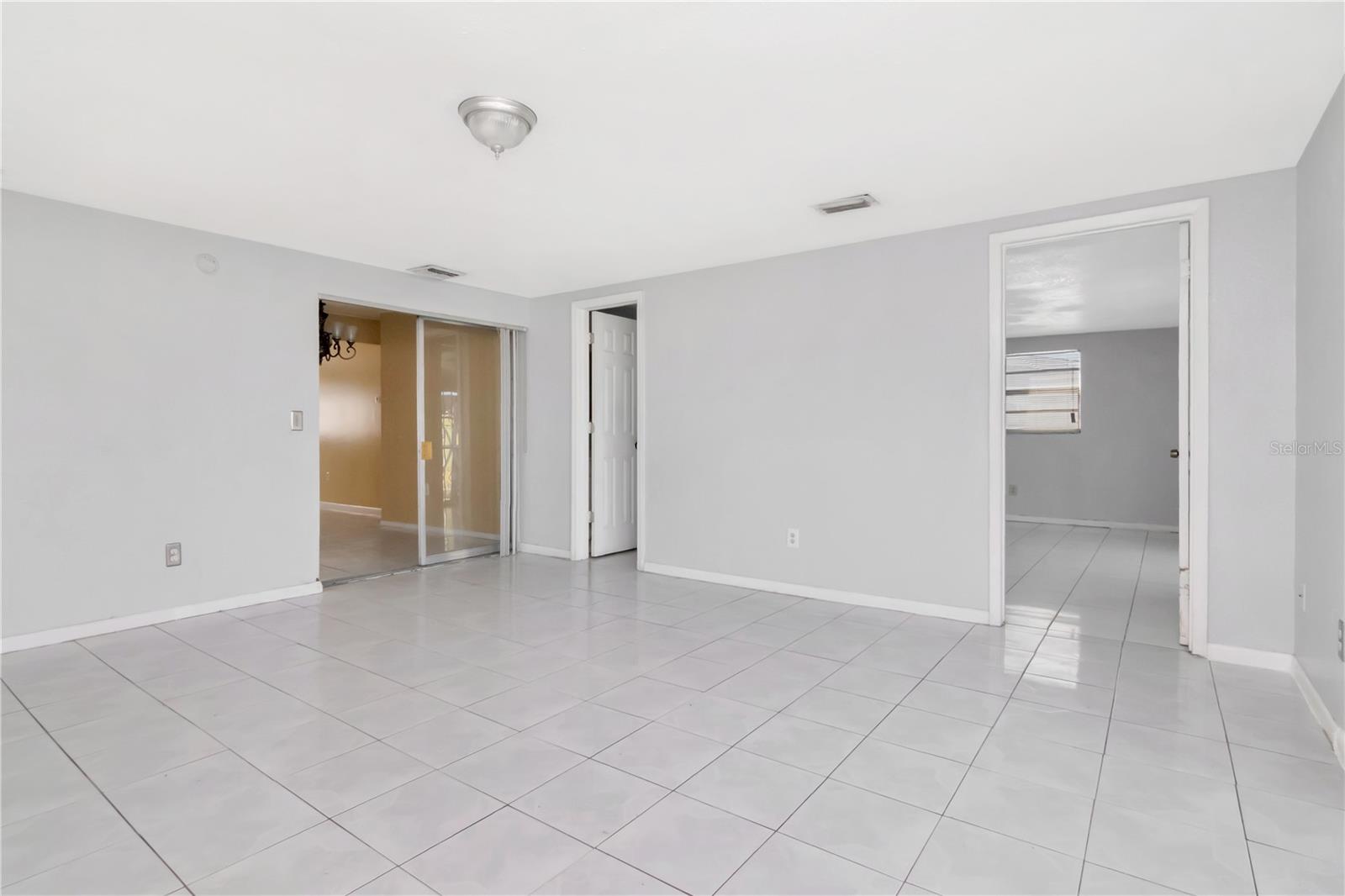 CRESTRIDGE SUB FIRST ADD - Residential