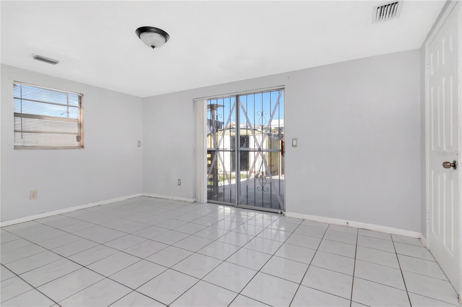 CRESTRIDGE SUB FIRST ADD - Residential