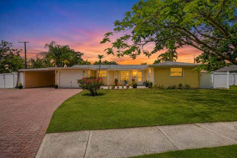 Photo of 2403 Vermont Avenue E, Bradenton, FL 34208 (MLS # A4695037)