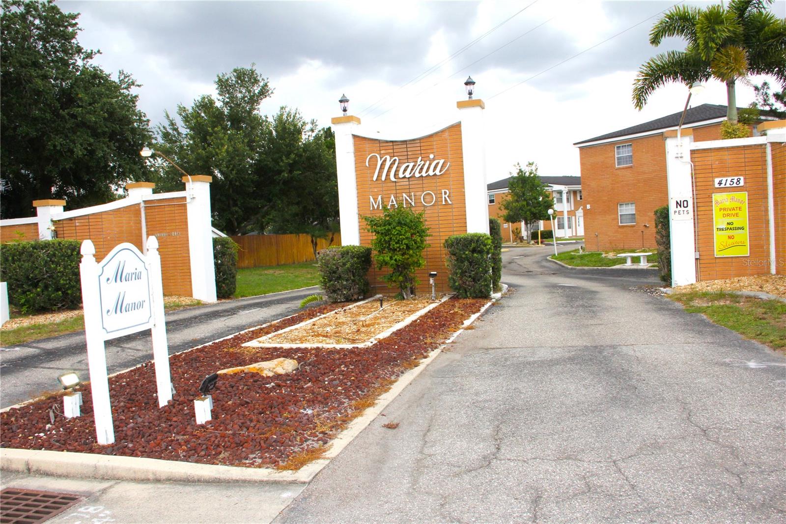 4158 TAMIAMI TRAIL B6