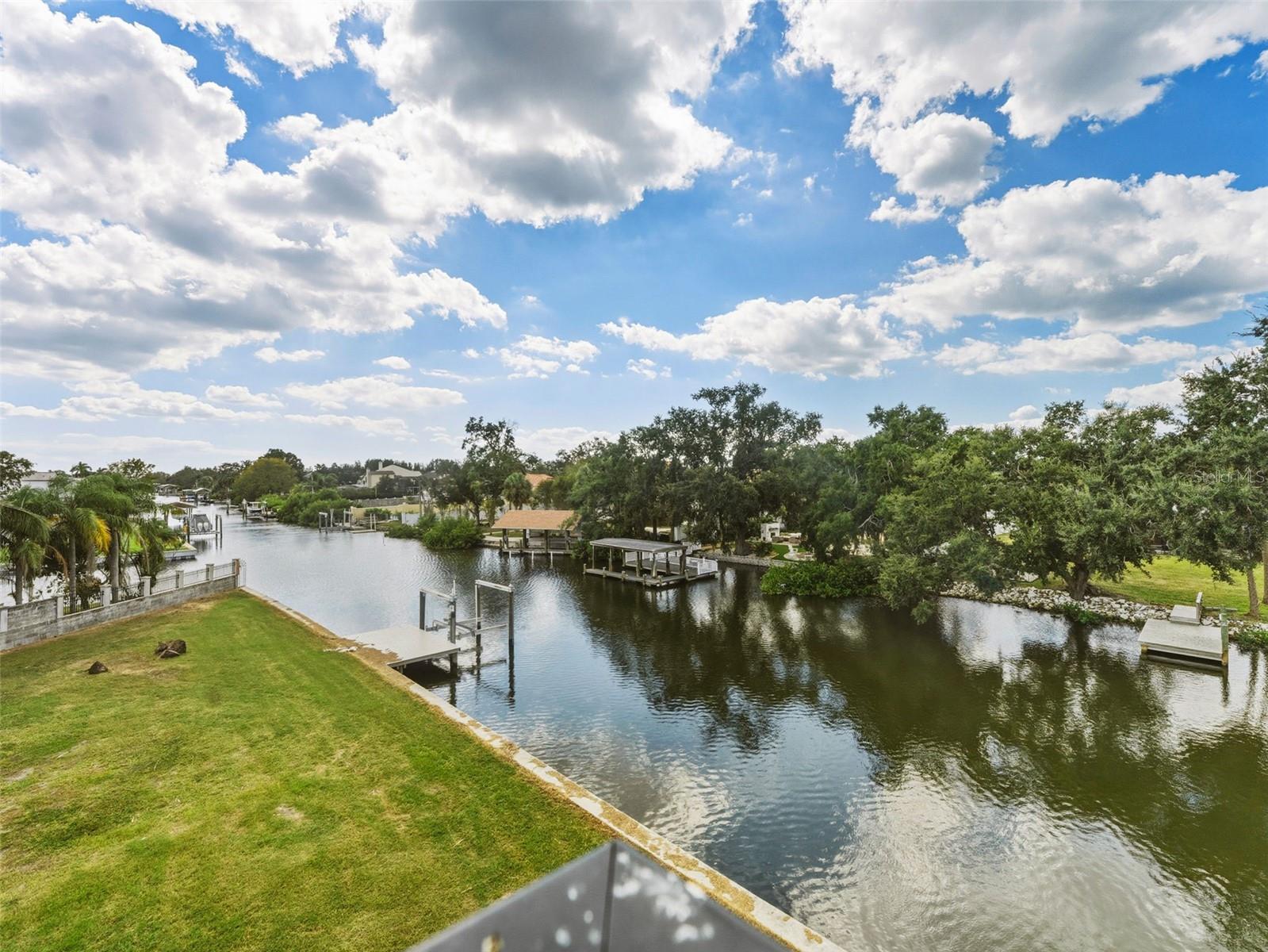 BAY CREST PARK UNIT 01 - Residential