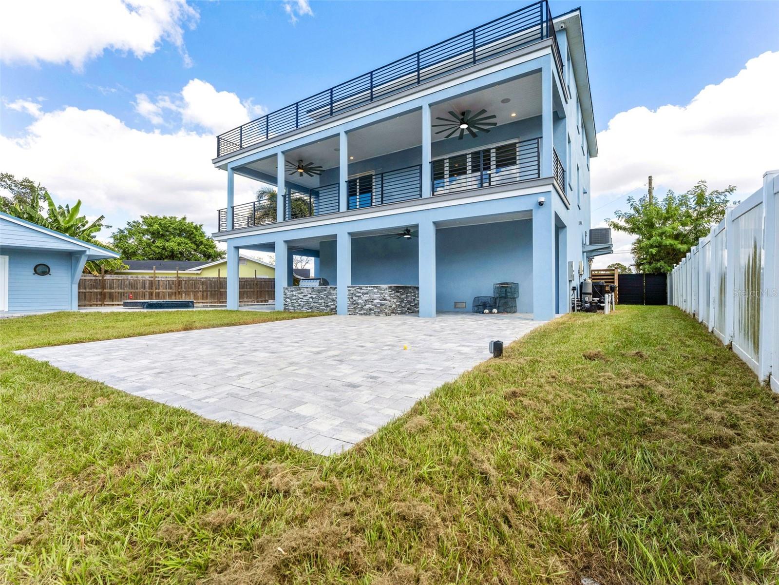 BAY CREST PARK UNIT 01 - Residential