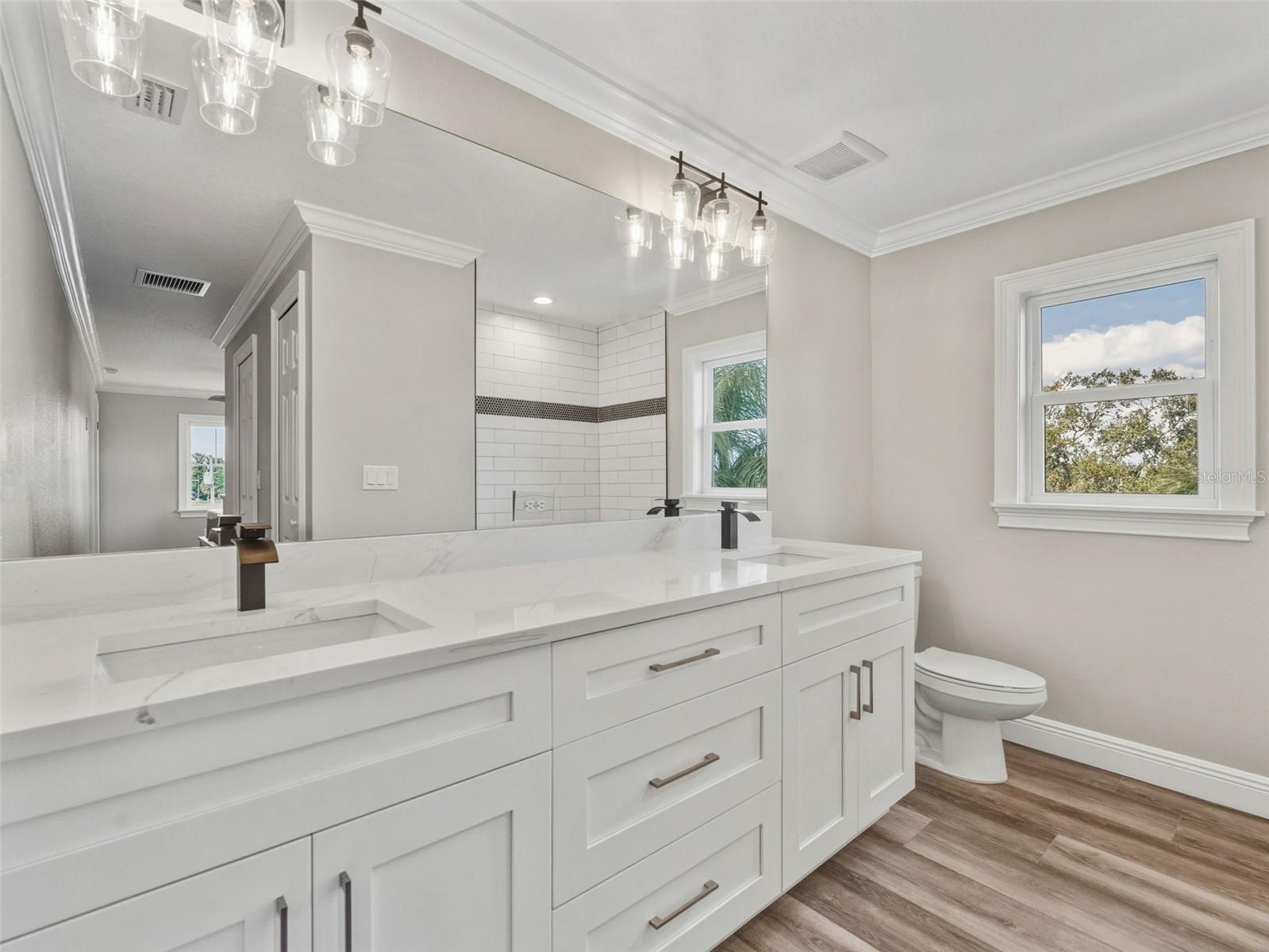 BAY CREST PARK UNIT 01 - Residential