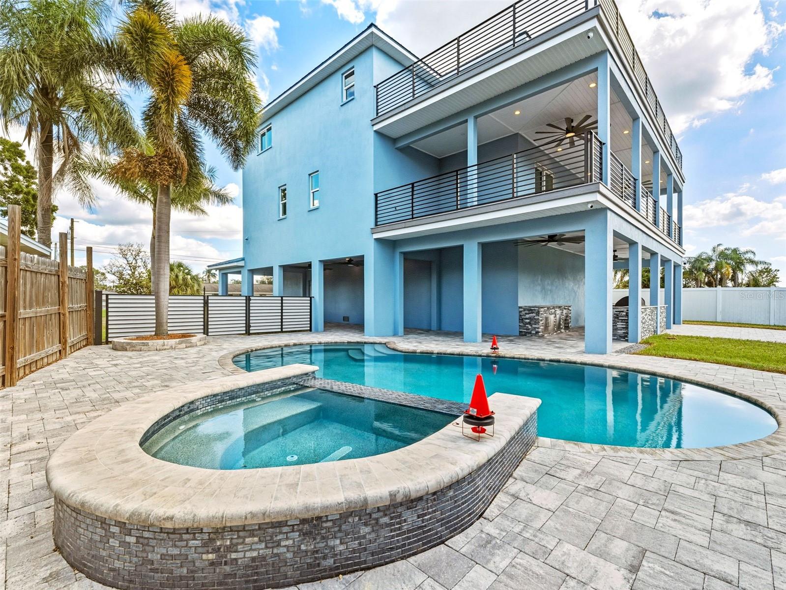 BAY CREST PARK UNIT 01 - Residential