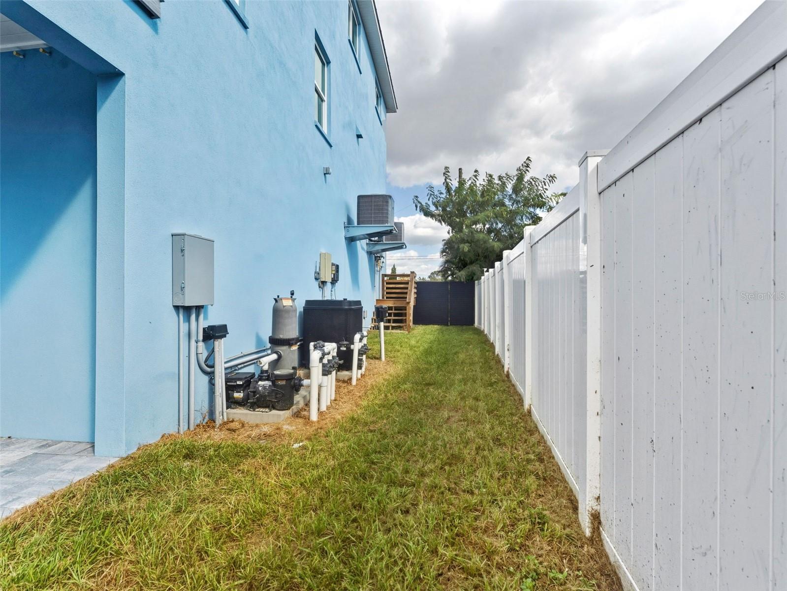 BAY CREST PARK UNIT 01 - Residential