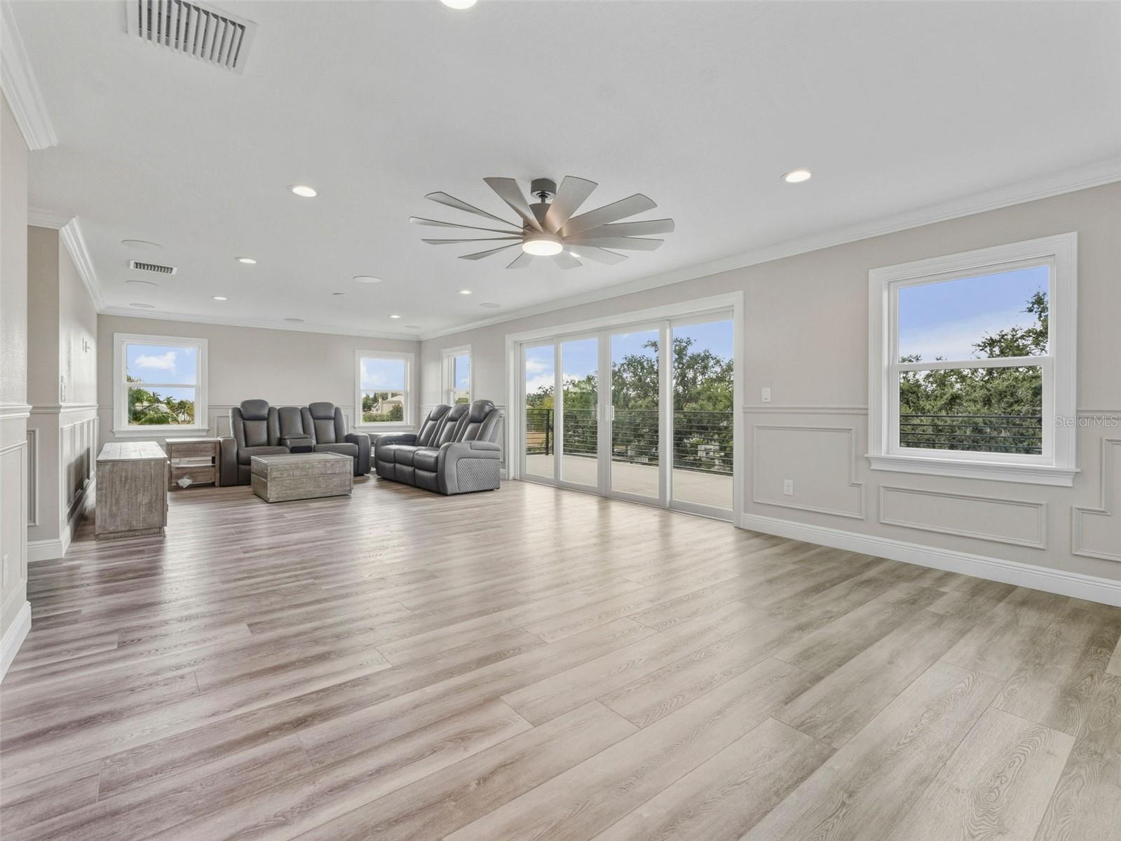 BAY CREST PARK UNIT 01 - Residential