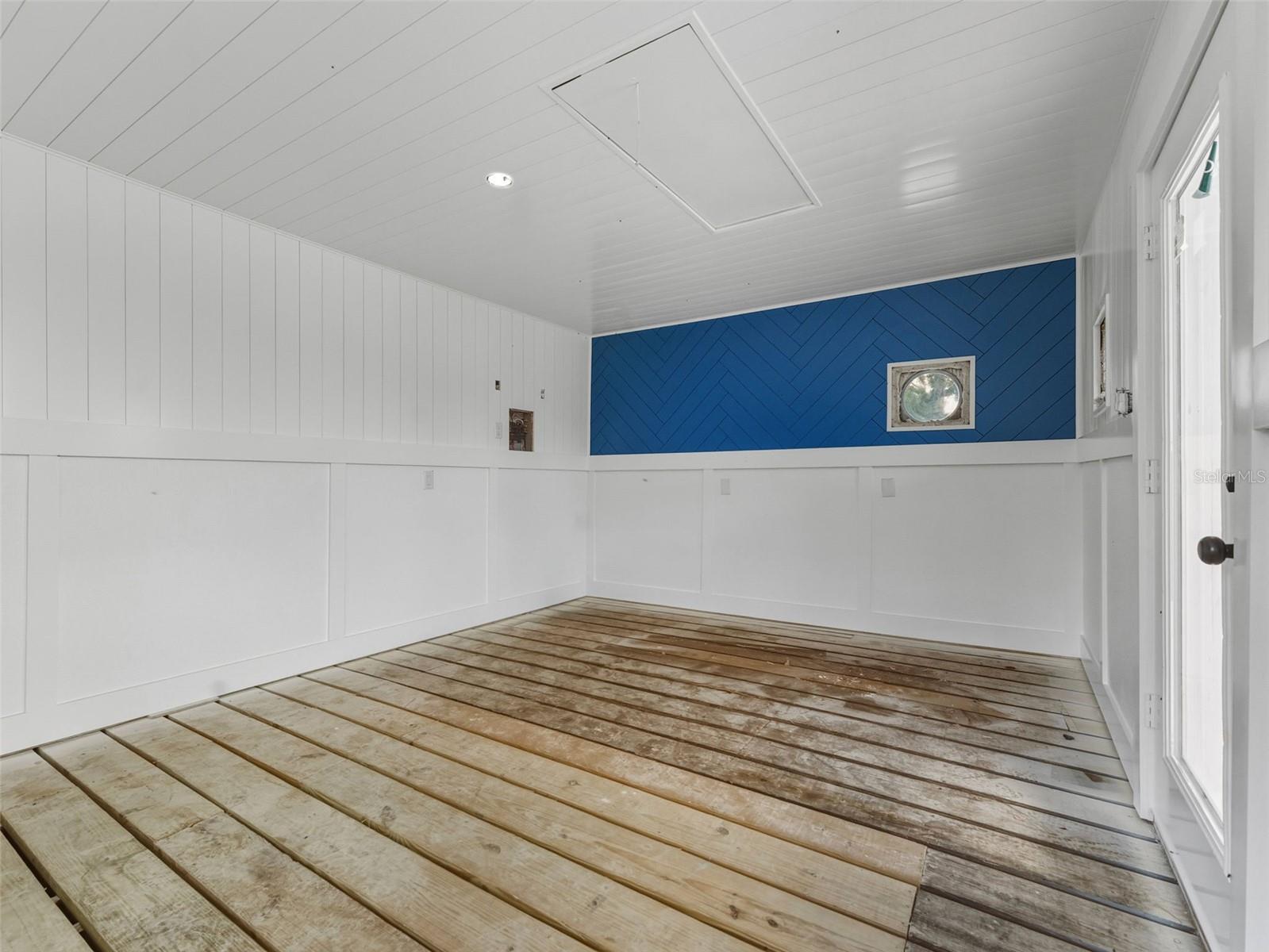 BAY CREST PARK UNIT 01 - Residential