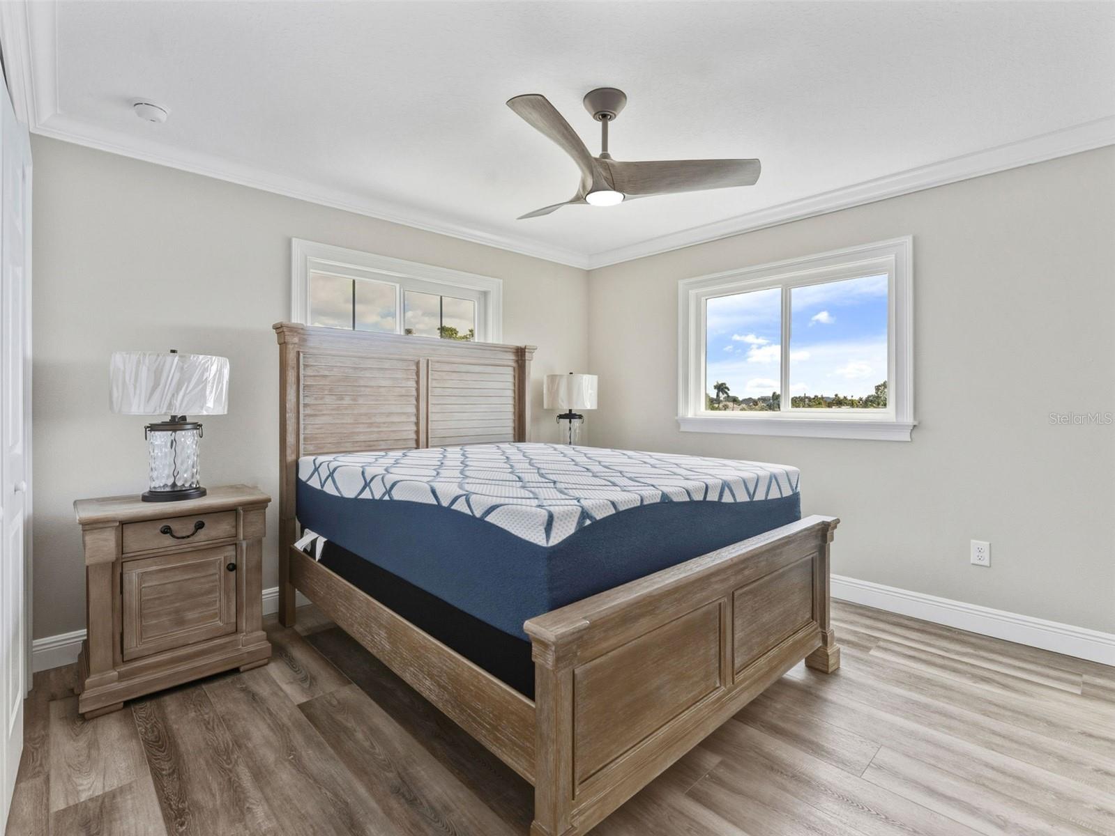 BAY CREST PARK UNIT 01 - Residential