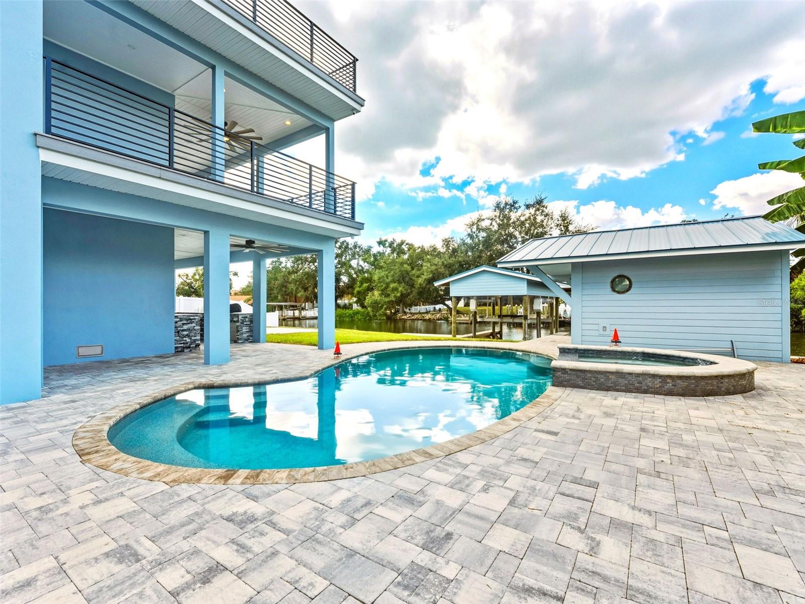 BAY CREST PARK UNIT 01 - Residential