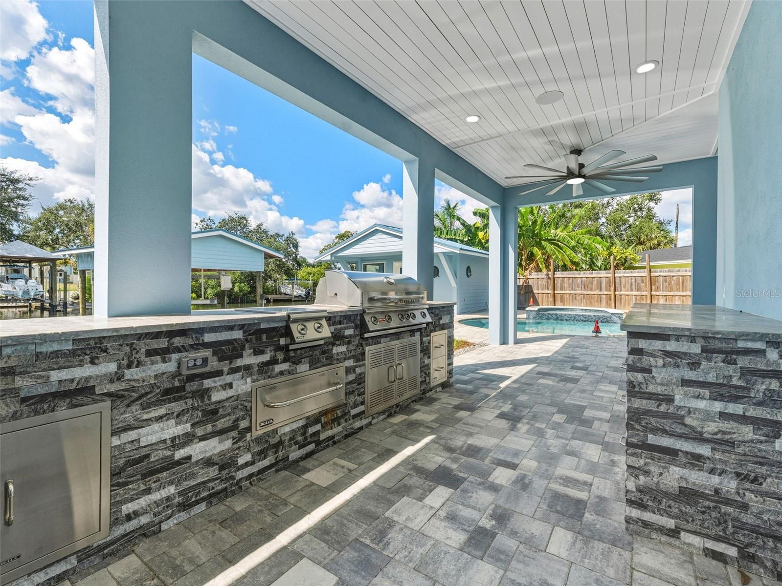 BAY CREST PARK UNIT 01 - Residential