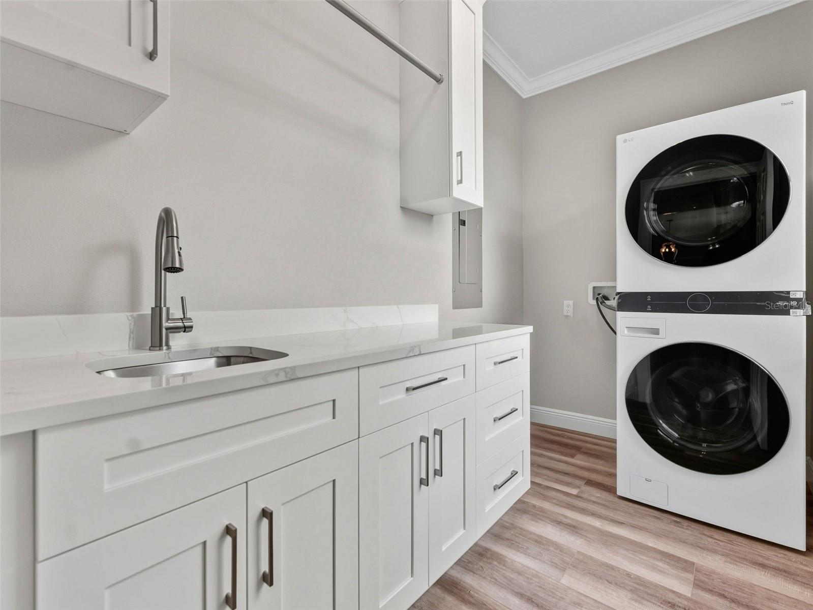 BAY CREST PARK UNIT 01 - Residential