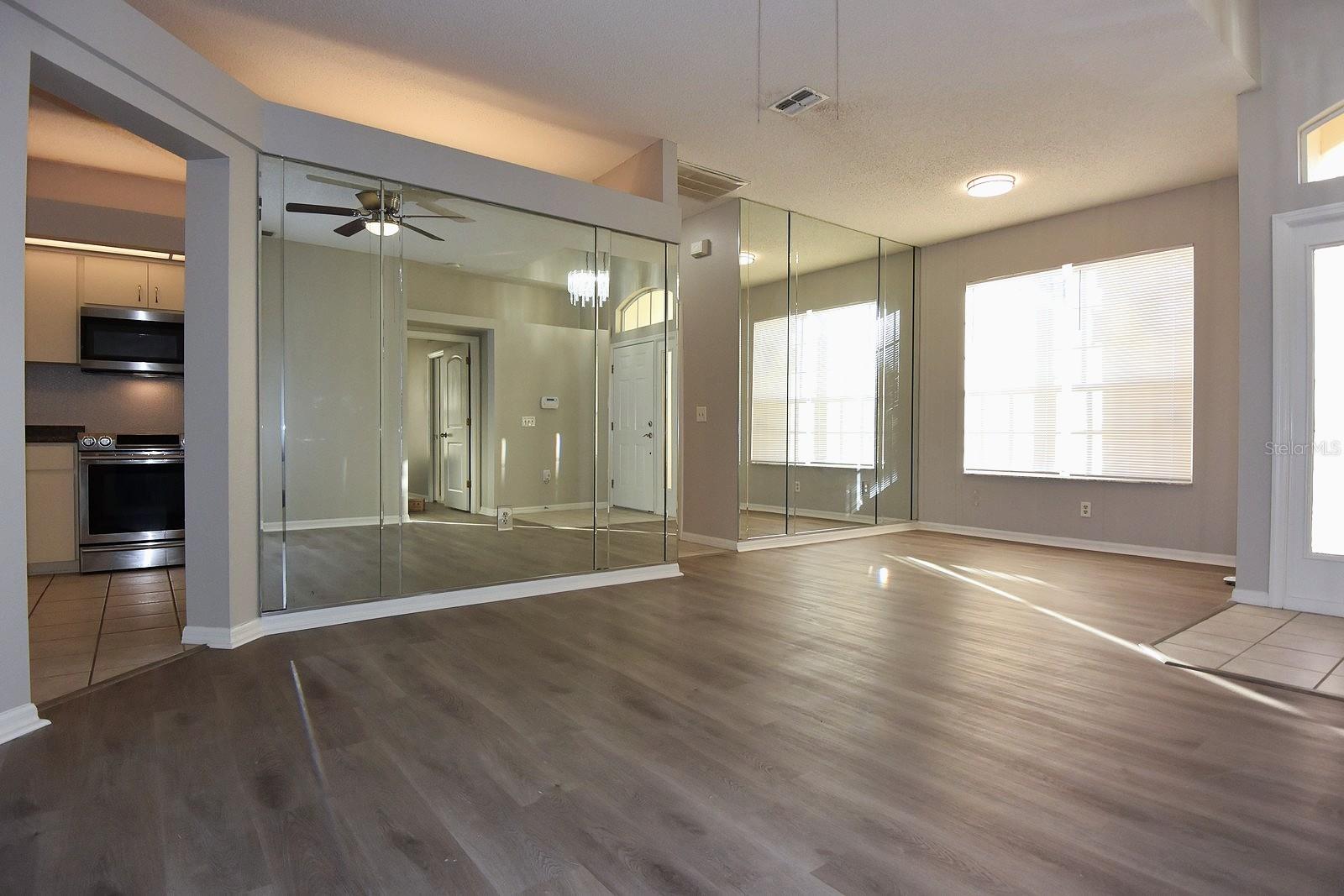 WEEKI WACHEE WOODLANDS - Residential