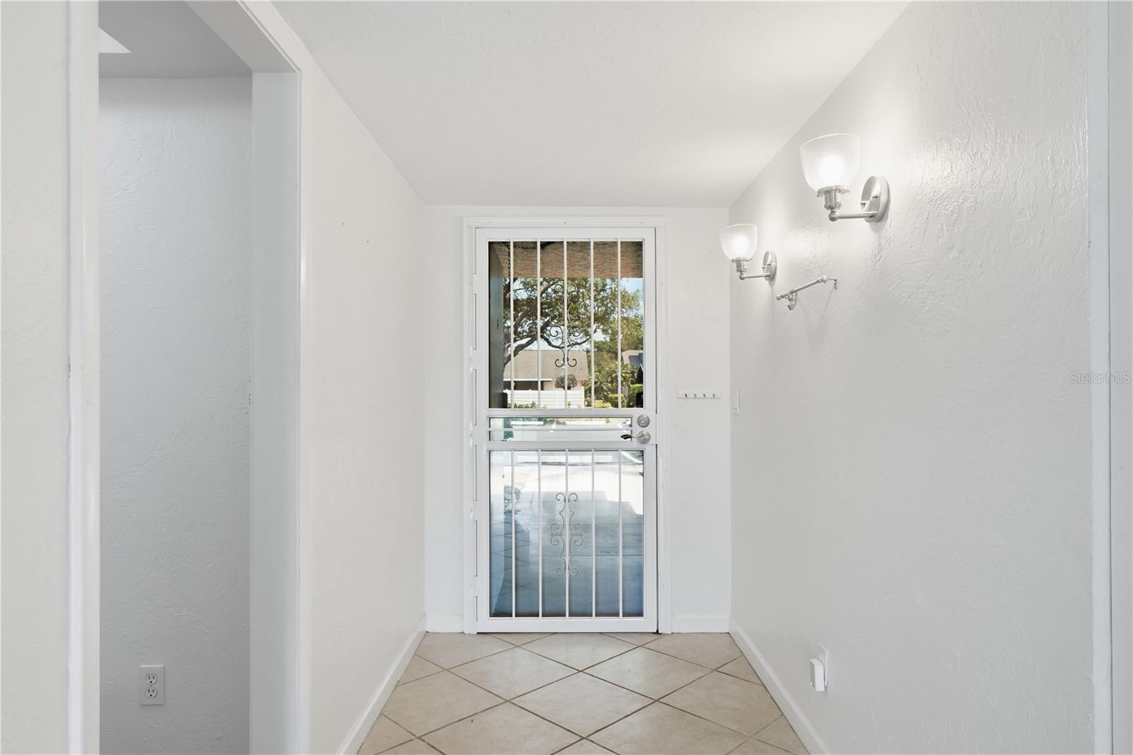 PALM-AIRE AT SARASOTA 8-B - Residential