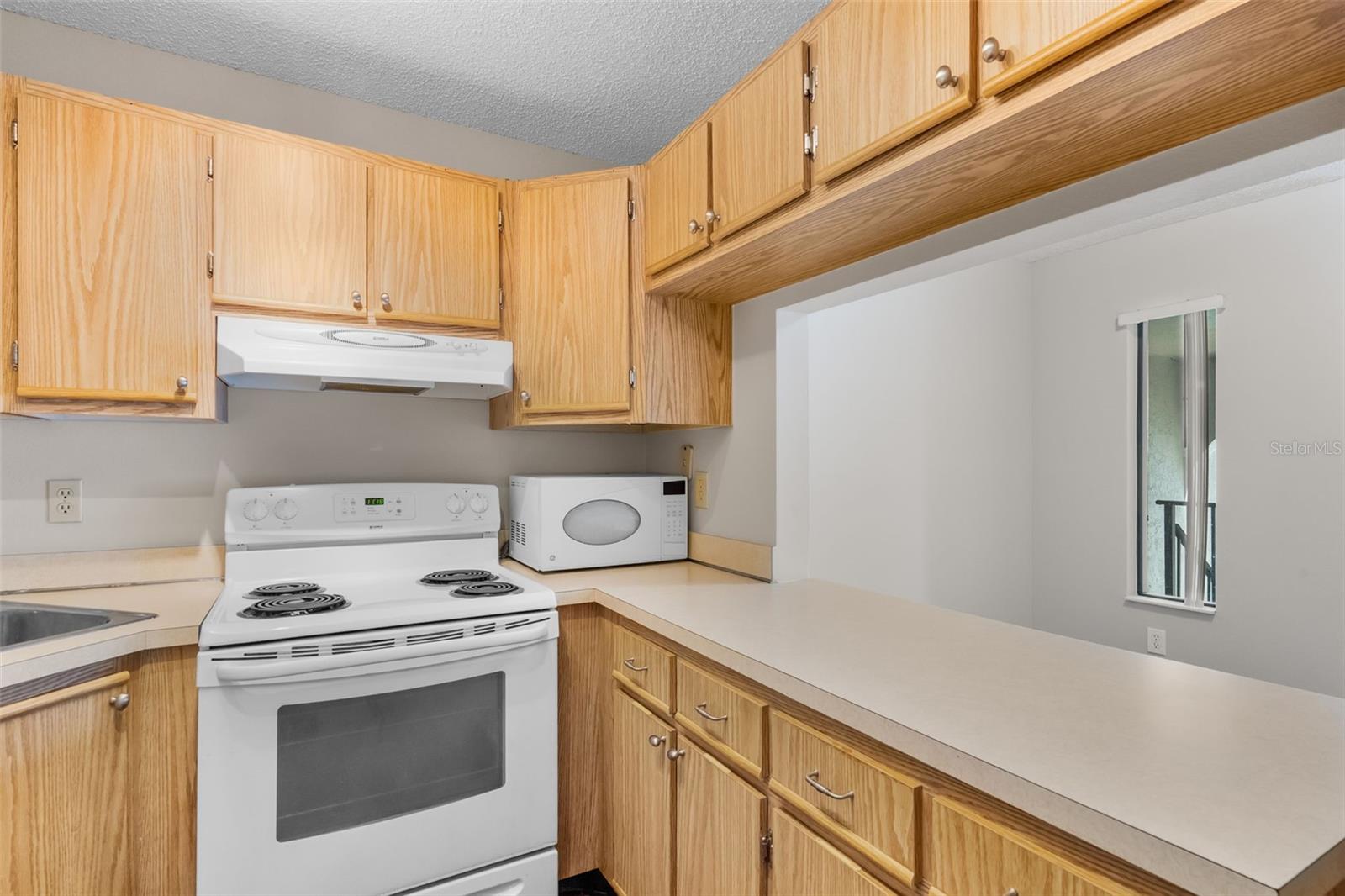 PINE RIDGE CLUB VILLAGE 1 PH 2 A CONDO BLDG 17 - Residential