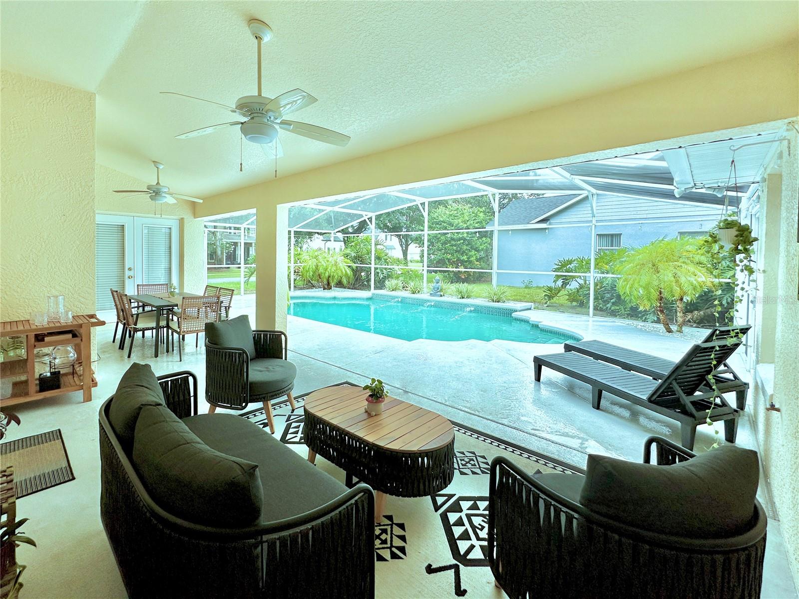 5205 HAMMOCK CIRCLE