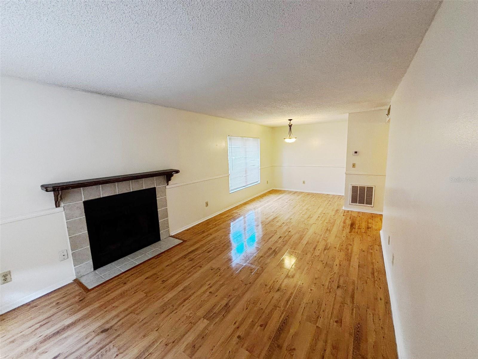 NORTH OAKS CONDO III - Residential